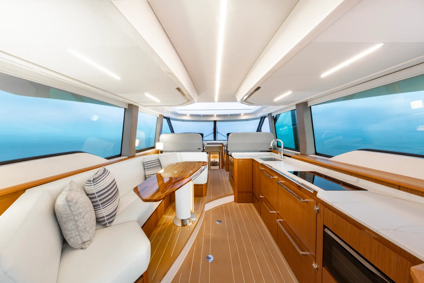 Tiara - The Tiara Yachts EX 60 is more than a yacht. Designed to expand ...