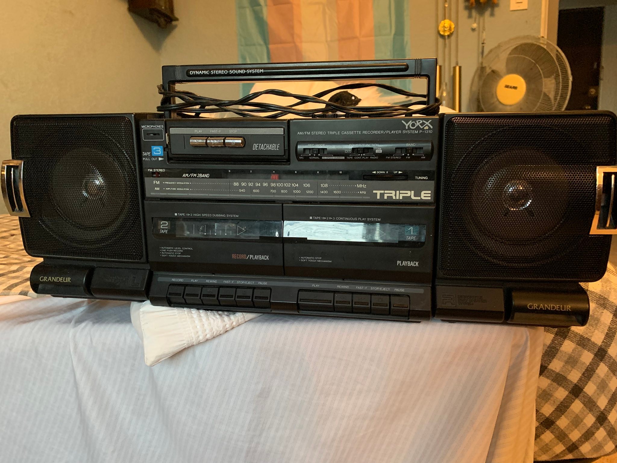 Fixing vintage boombox and cassette carousel? | Nanaimo, BC