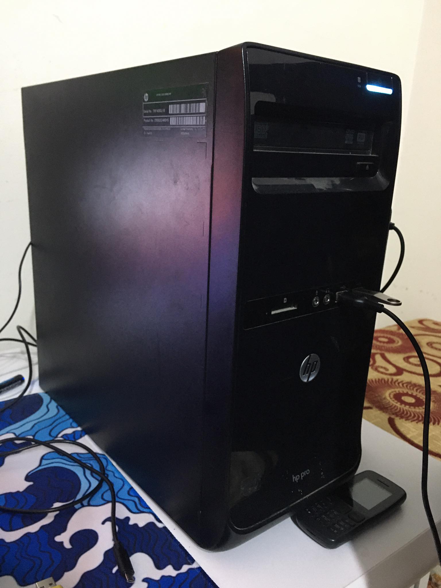PC GAMERS LIBYA | - حامل اللابتوب الألمنيوم العصري – خفّة، أناقة، وراحة ...