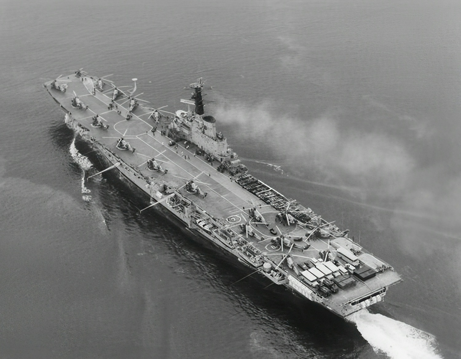 I love Warships - HMS Bulwark (R08) was a British... | Facebook