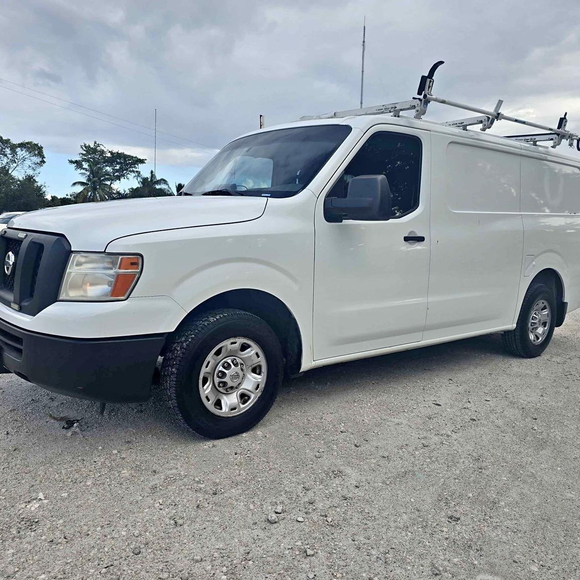 2018 Nissan NV2500 HD Cargo SL Van 3D