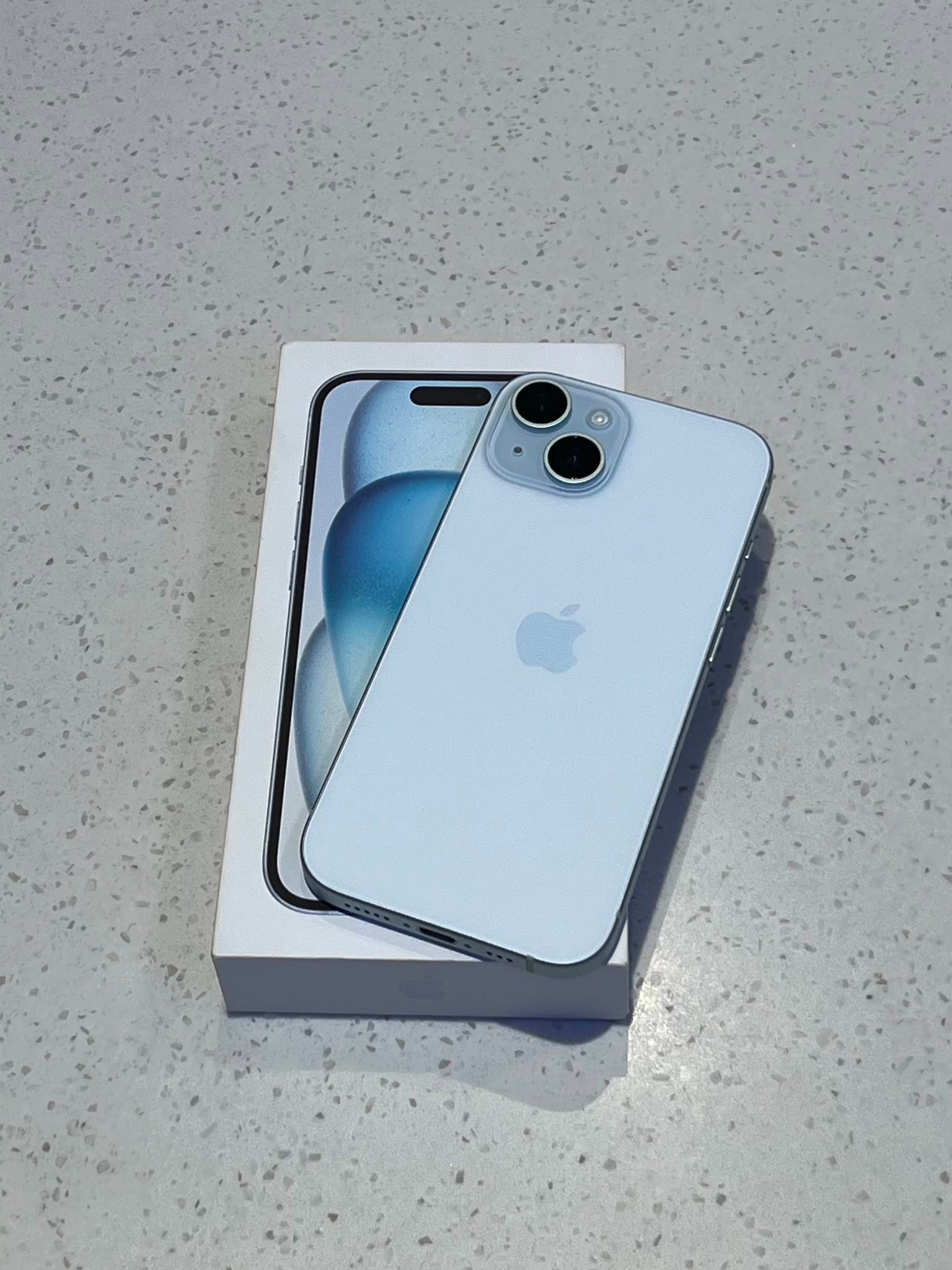 iPhone 15 128gb