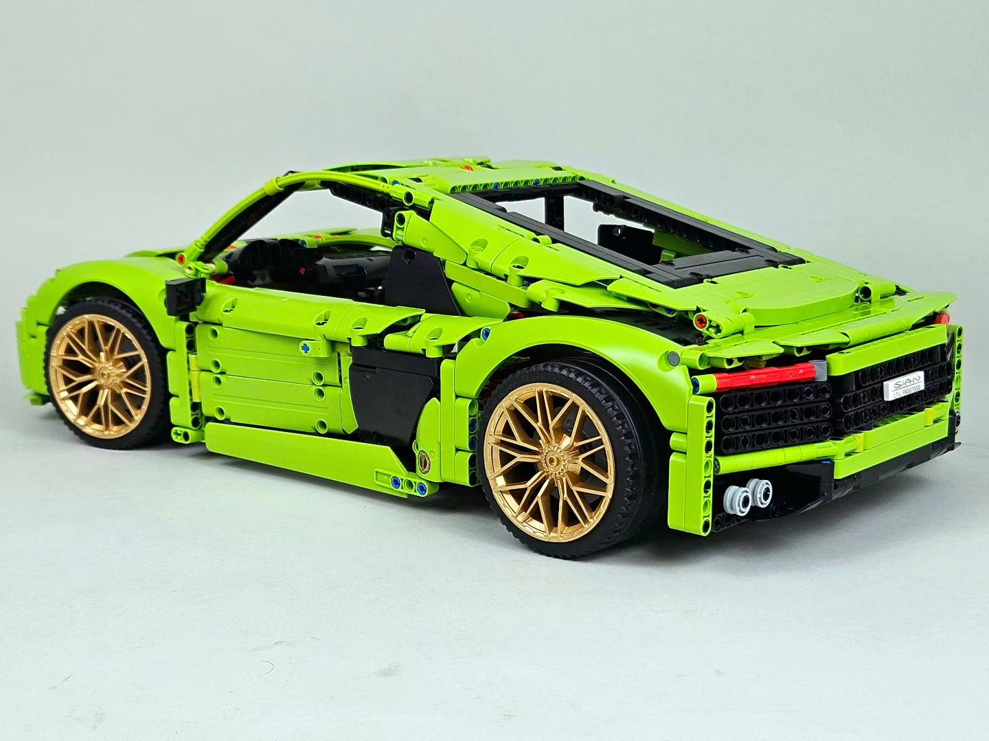 Audi R8 built from Lego set 76922