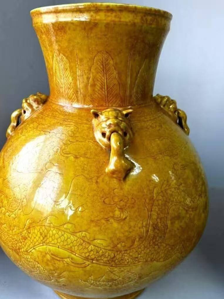 明時代 弘治年製 橄榄瓶 黄釉 龍紋 瓶 磁器 時代物 骨董品