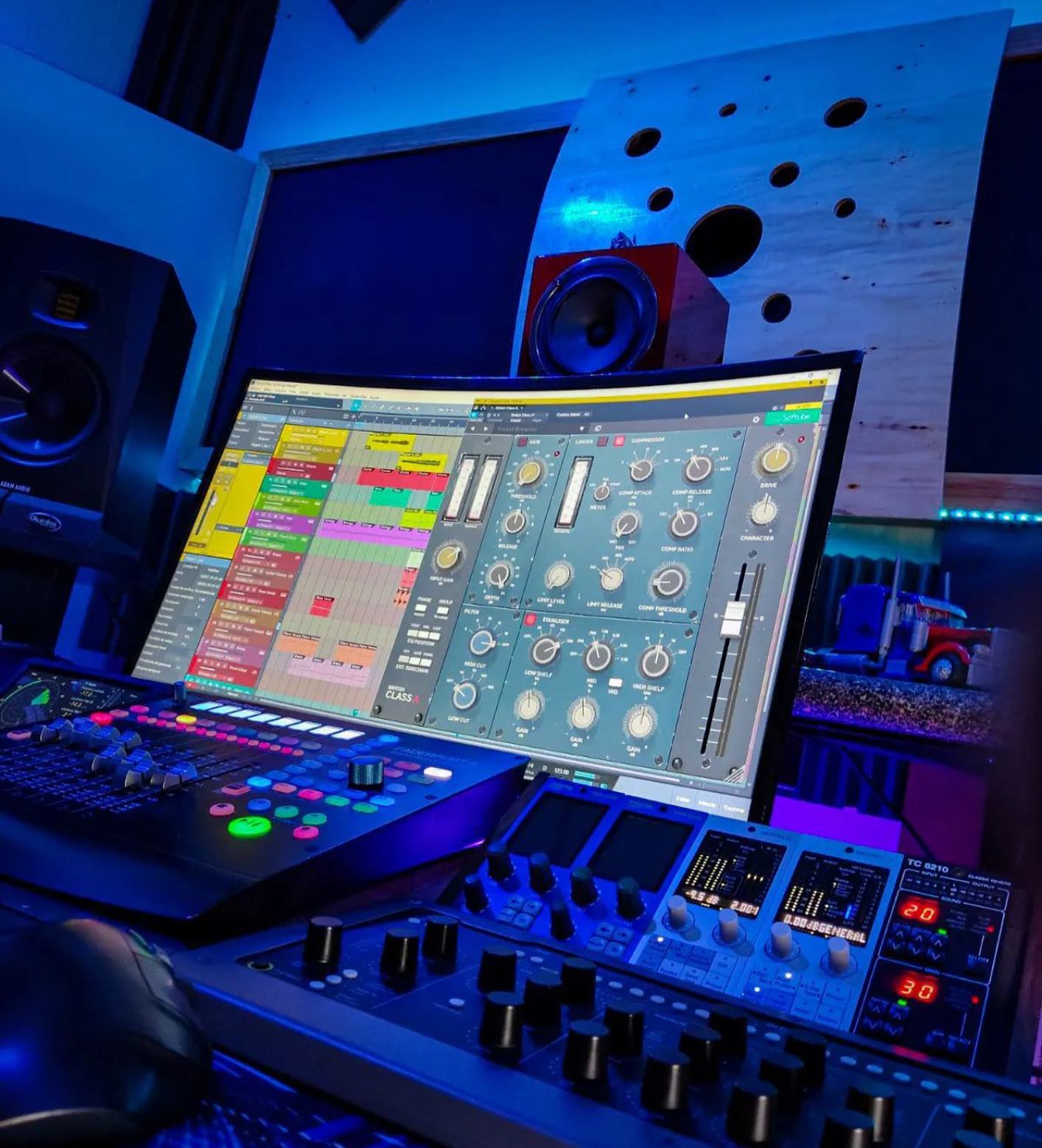 😍 Amazing studio setup ready for... - Audio Mixing Mastering