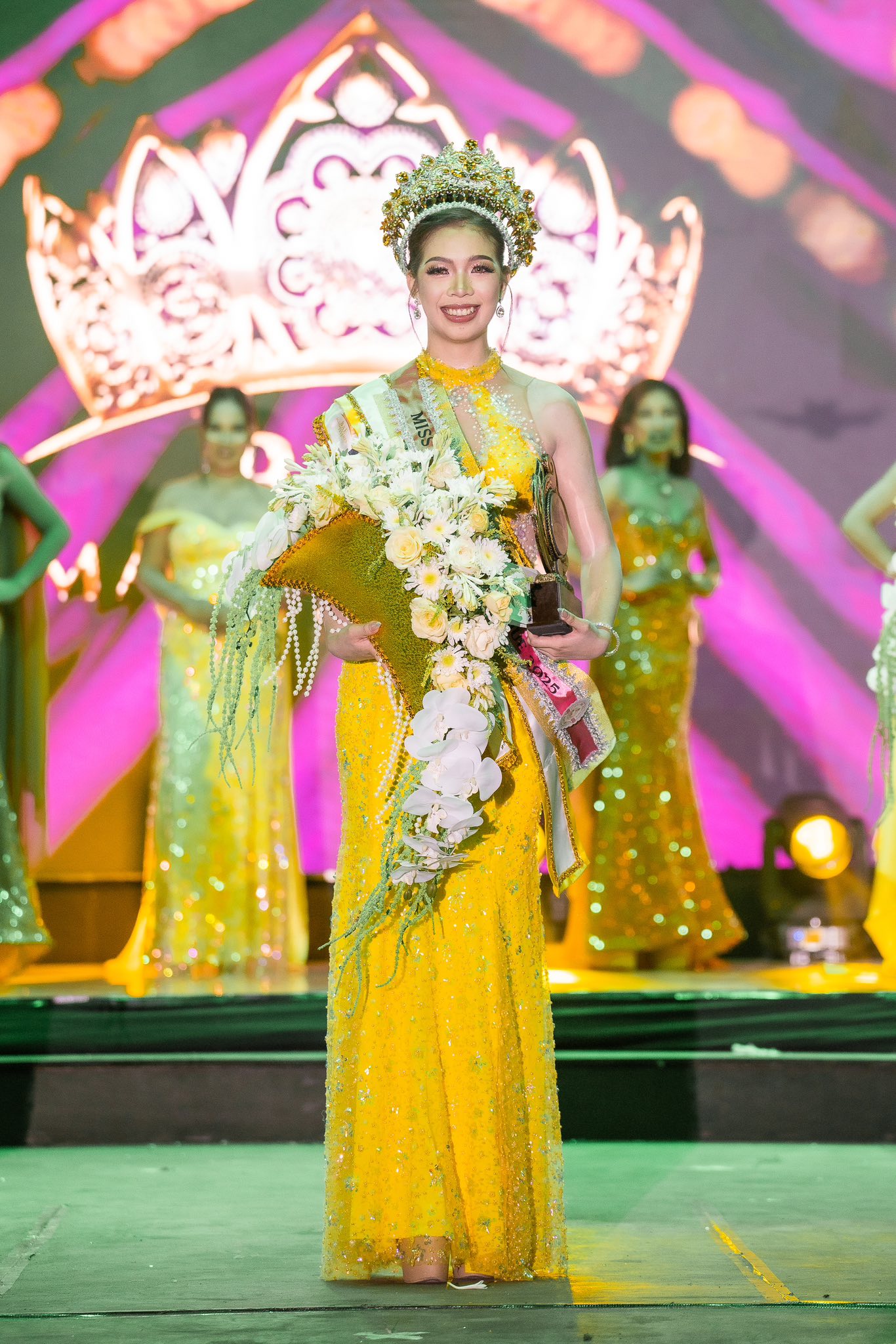 LY - 𝗧𝗛𝗘 𝗡𝗘𝗪 𝗤𝗨𝗘𝗘𝗡𝗦 𝗔𝗥𝗘 𝗖𝗥𝗢𝗪𝗡𝗘𝗗! 👑💫 Bae Magallanes 2025 – Symay ...