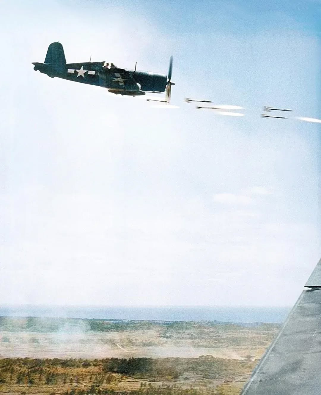 嘉手納①点41STairborne新品 USAF OKINAWA 空軍 プラック VMF-323 marine corsairs over Okinawa in 1945