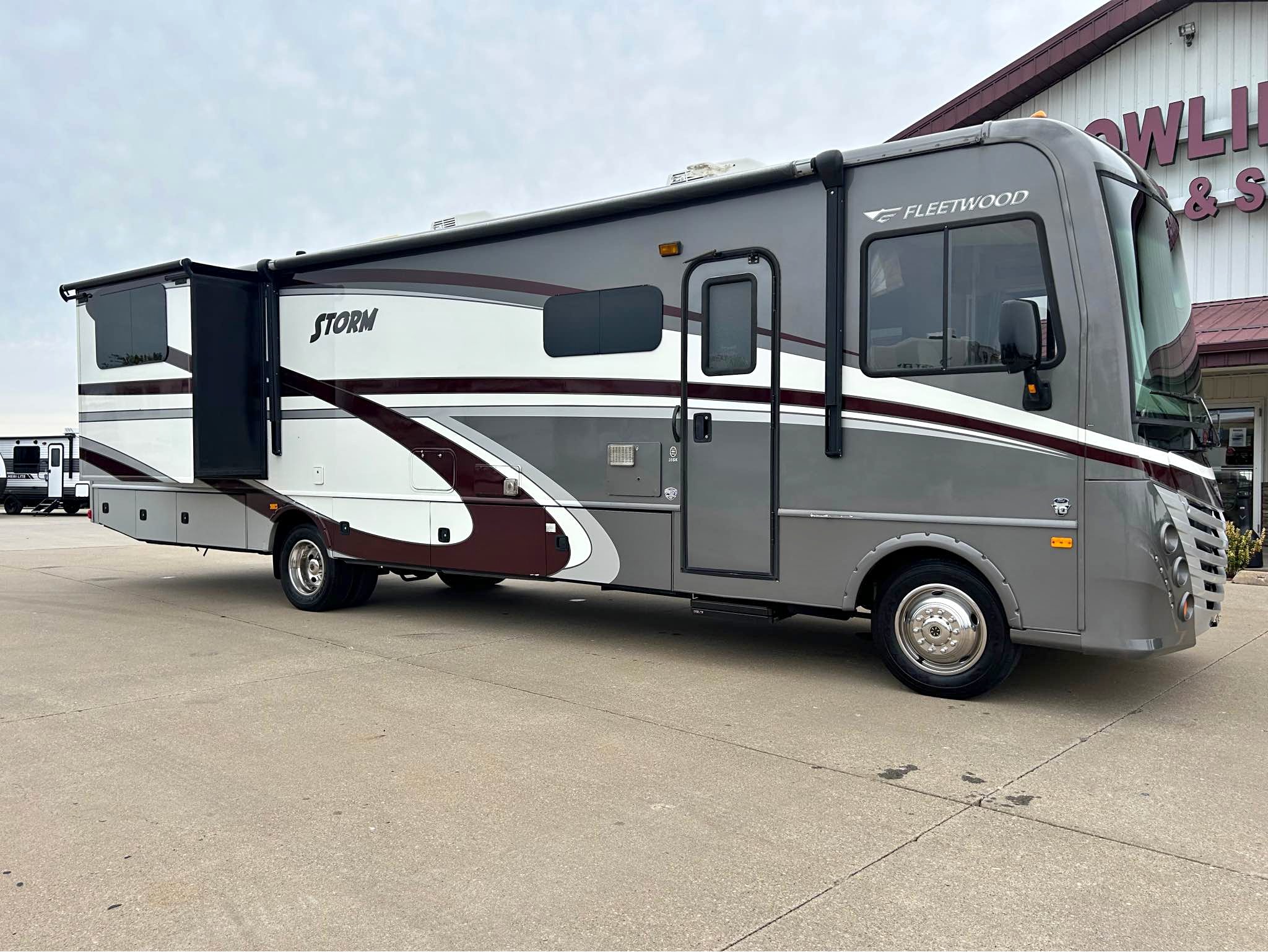 2016 Fleetwood Storm - RVs & Campers - Ottumwa, Iowa | Facebook Marketplace