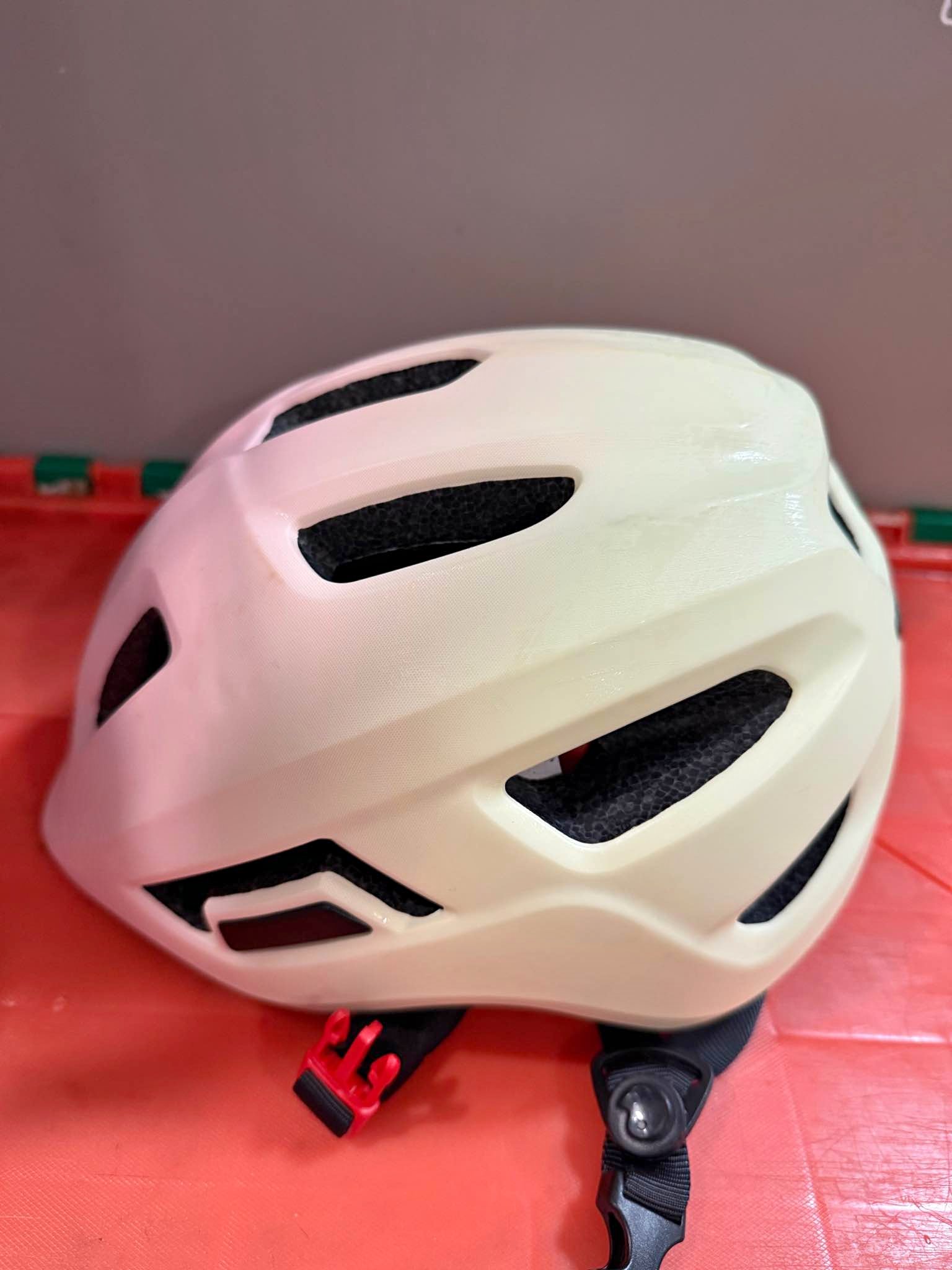 bike helmet 45cm Carbon Fiber Lightweight Mountain&Road Bicycle – iSinwheel Official Store fresh air into the helmet forcing heat out Carbon Fiber Lightweight Mountain&Road Bicycle