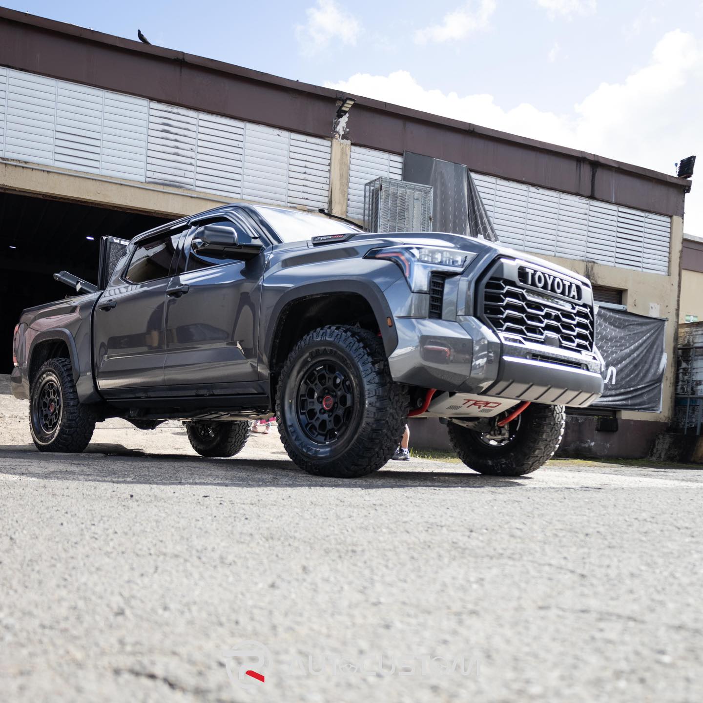 PR Auto Custom - #Toyota #Tundra TRDPRO instalación de... | Facebook