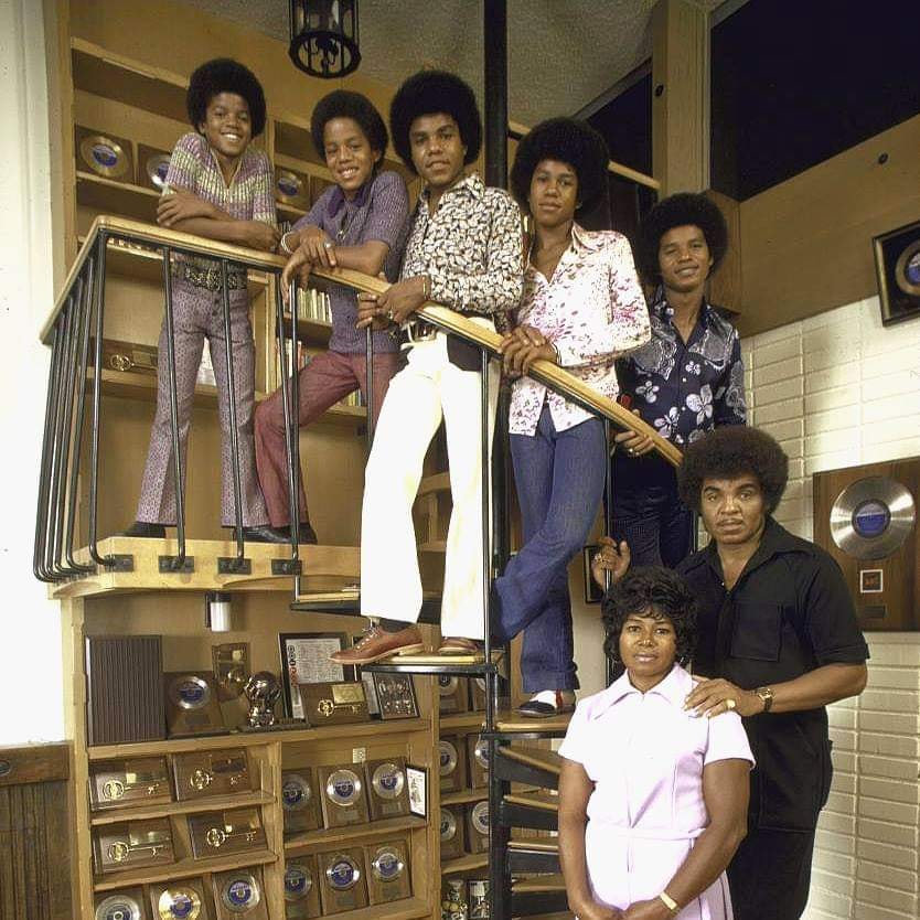 The Jackson 5 family photo in LIFE Magazine in 1971.
