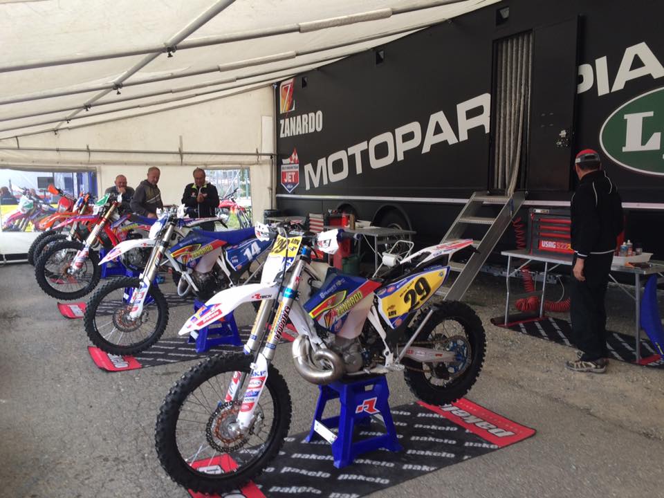 Jolly Racing - A #grevena piove ma il JOLLY Enduro Team...