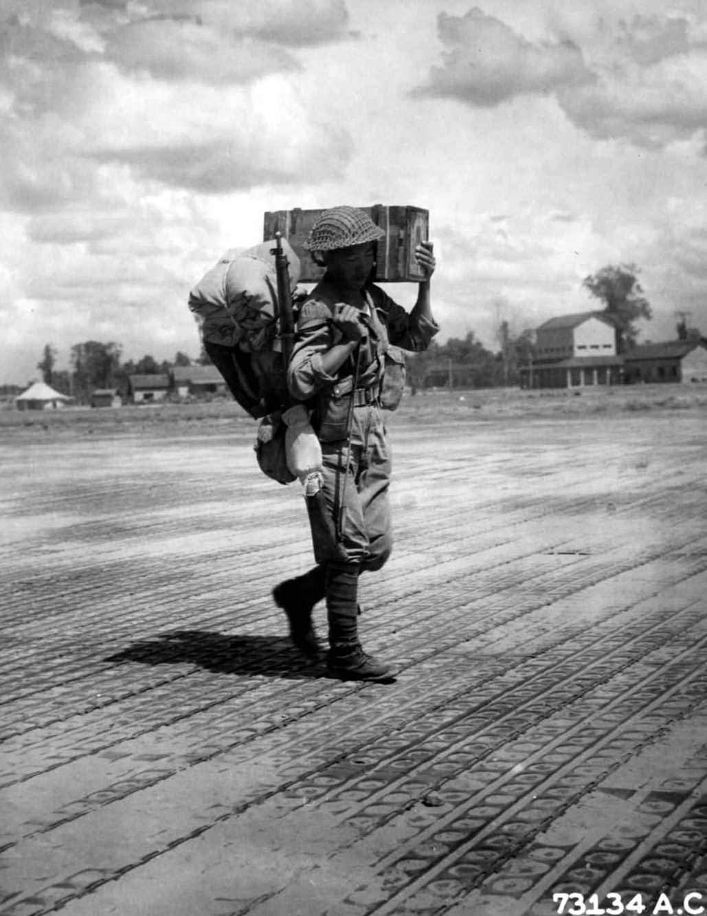 A Chinese soldier of the Chinese Expeditionary Force, under allied