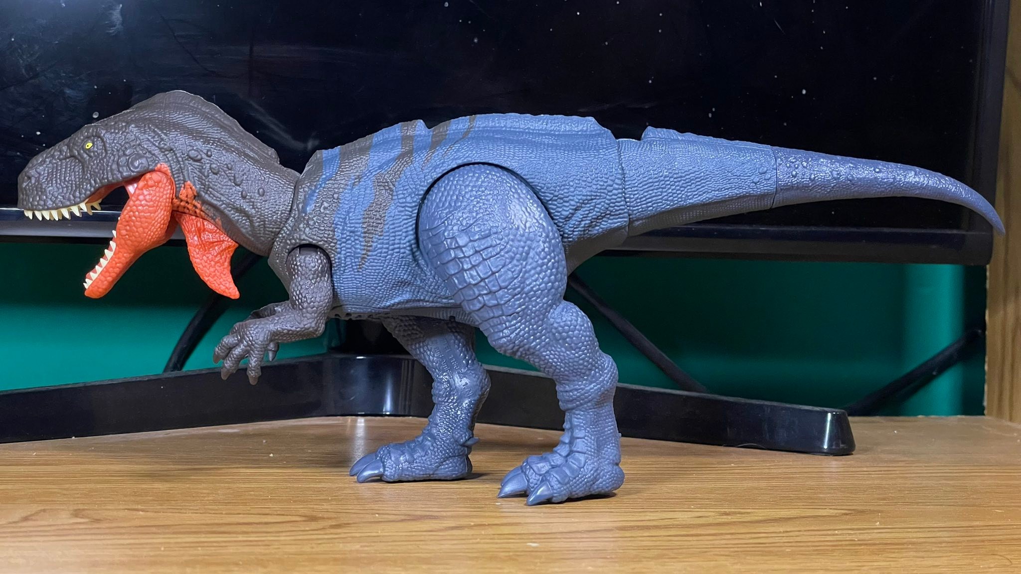 THE ATOMIC ALLOSAURUS HAS MADE LANDFALL IN THE US! Today we have a