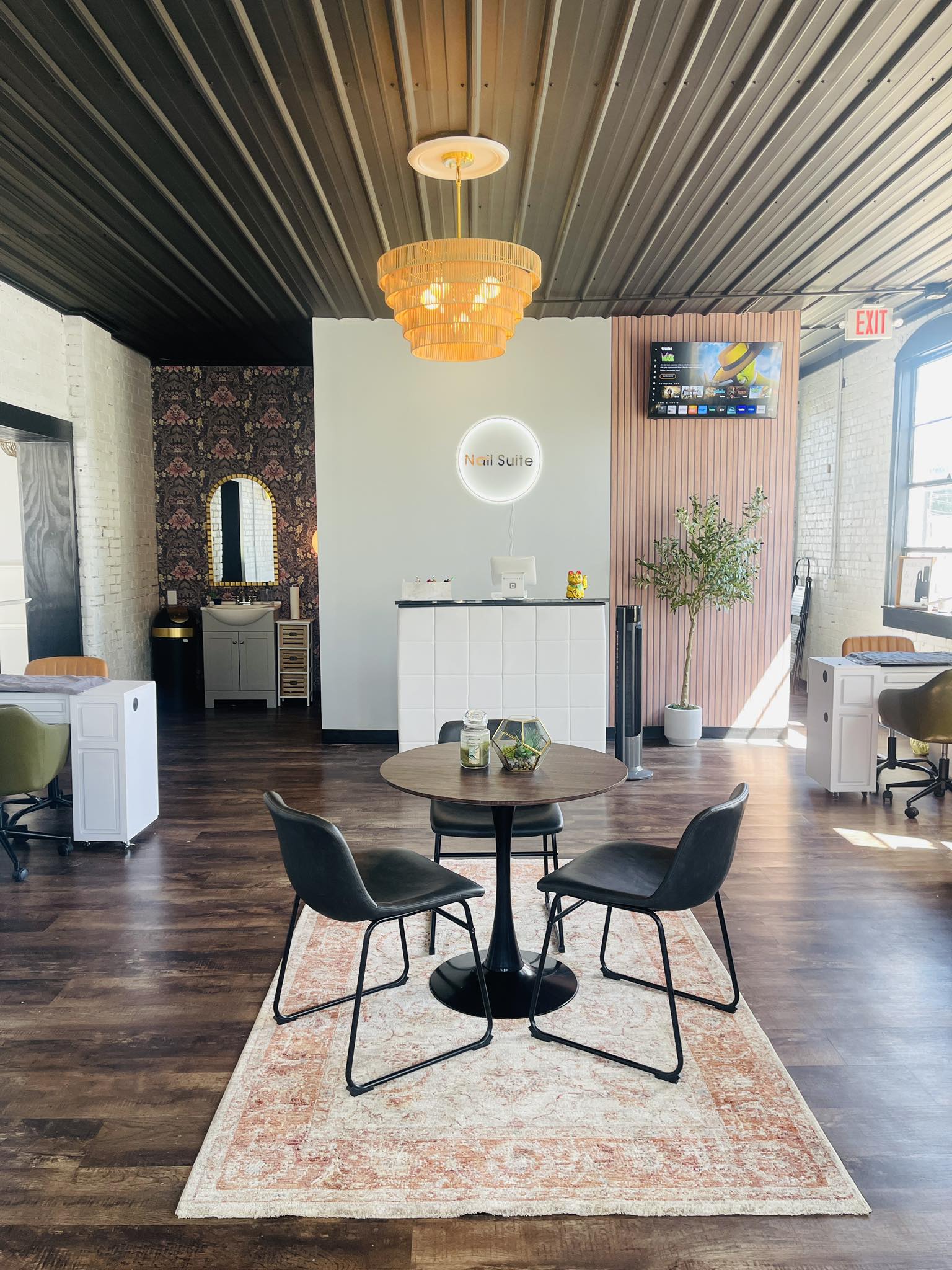 Moon's Barber Shop updated their... - Moon's Barber Shop