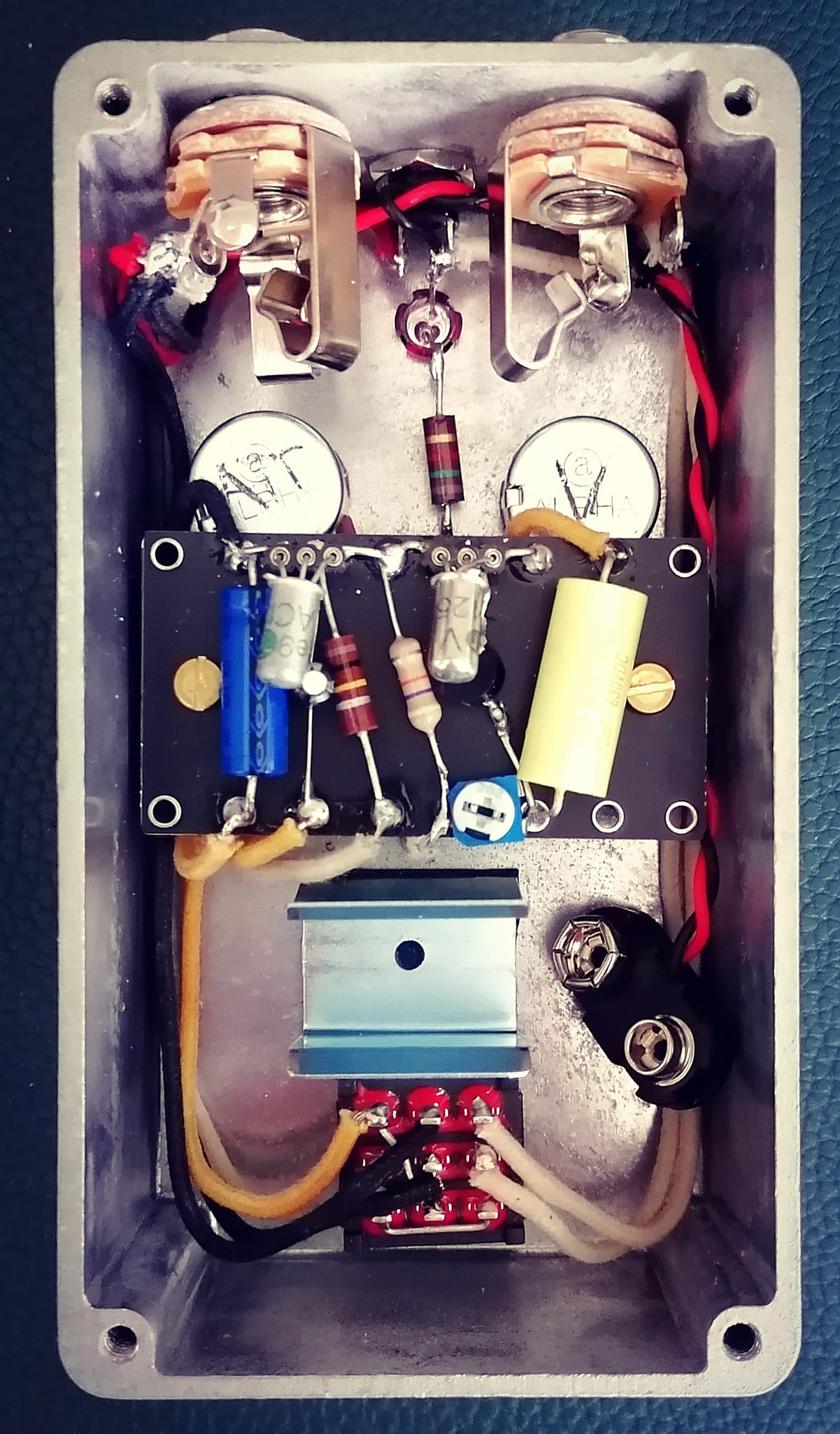 Tone Bender MK1.5 DIY pedal with massive fuzz sounds