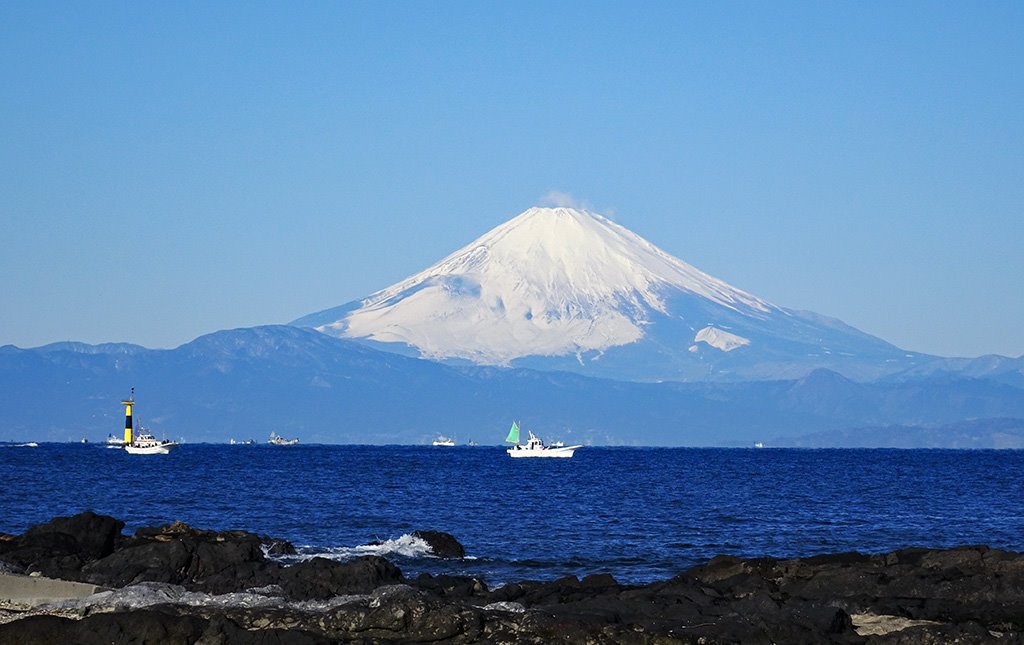 荒崎海岸なんやの浜から望む 富士山 Wafa ワッファ 地域の未来を考える会 Facebook