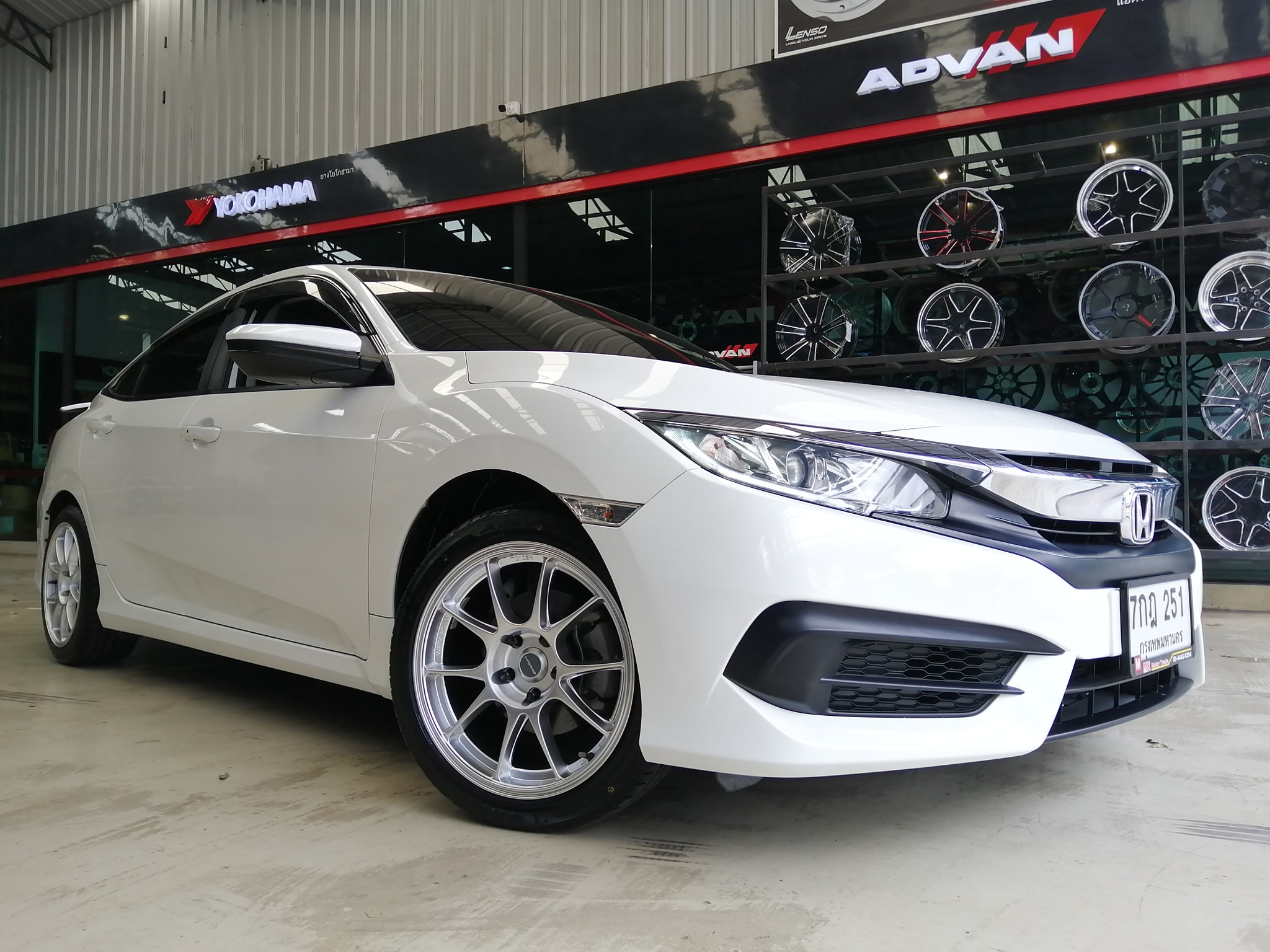 Honda civic 💦TC105 N 17 5 รู Silver 💦215/45R17 Sailun ZSR #แม็กยาง ...