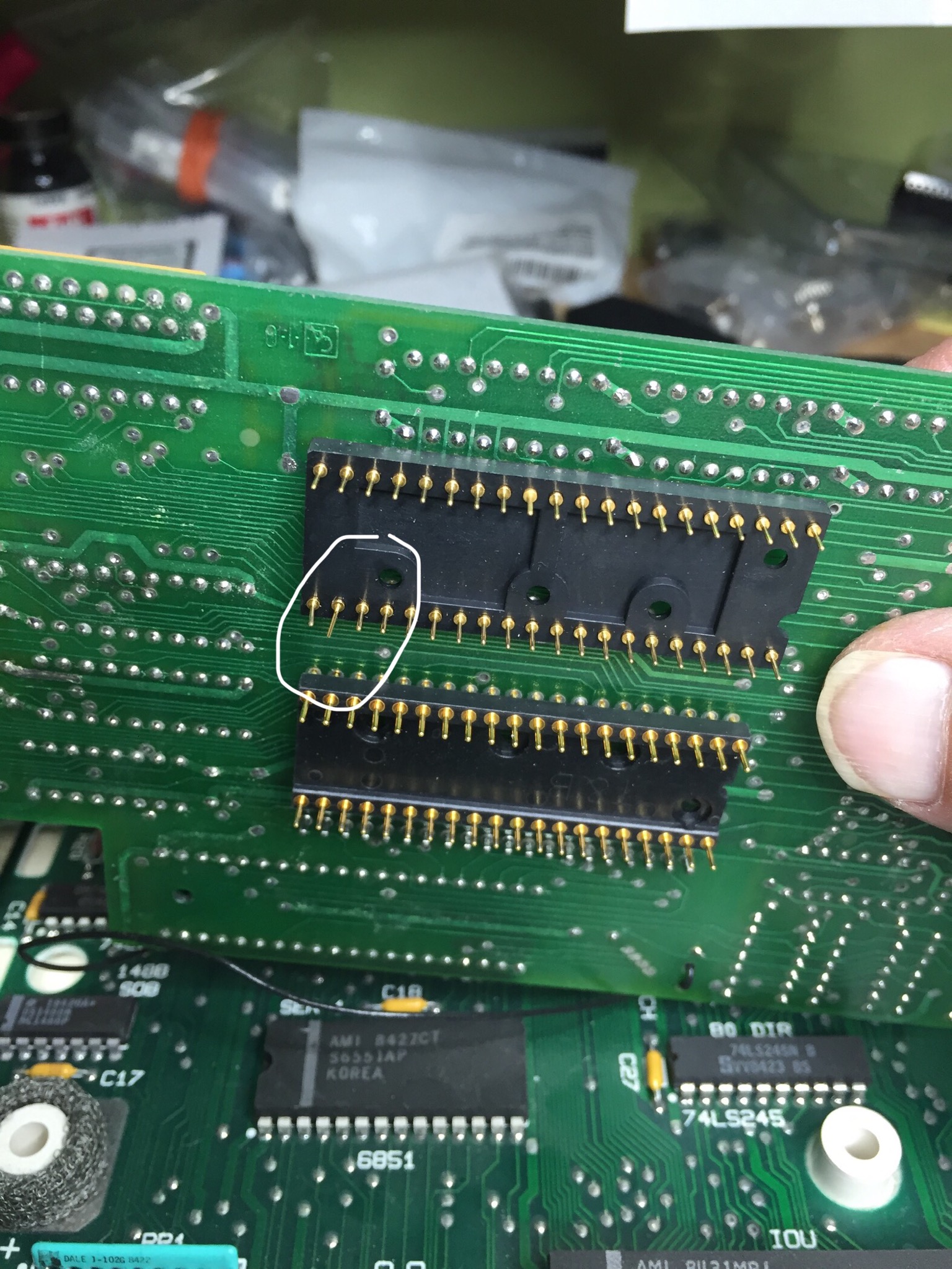 What is the purpose of a bent pin on the original ZRAM 512k memory
