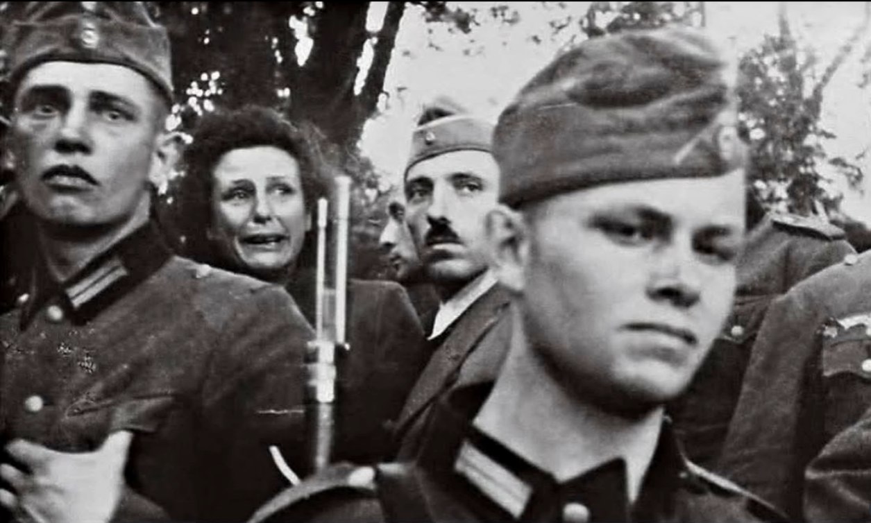 ancient-n-zi-film-director-leni-riefenstahl-accidentally-witnessing