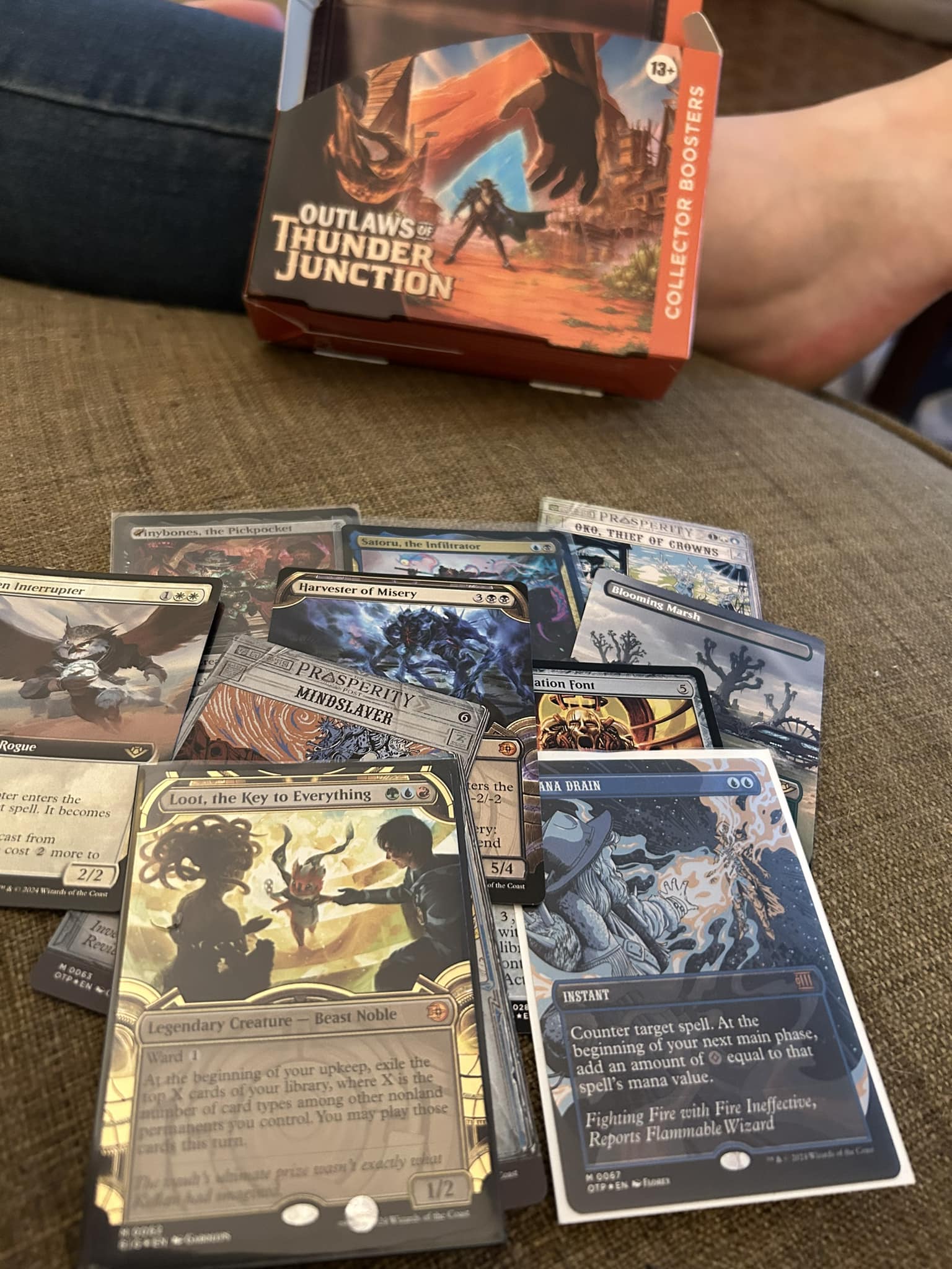 Mana Symbiote Raised Foil set with rainbow foil texture