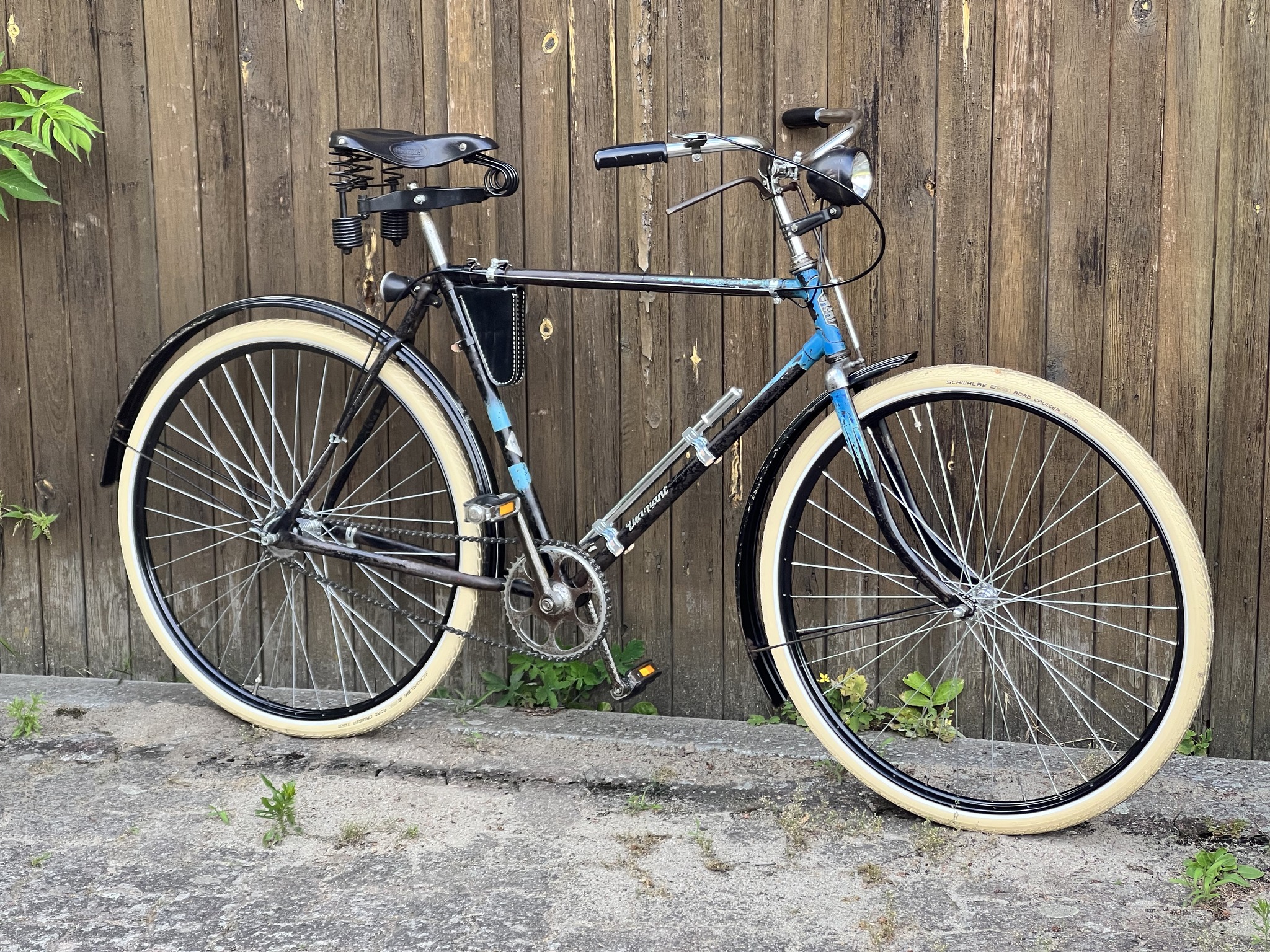 Restored 1953 Diamant EH 28 bicycle from former GDR with modern