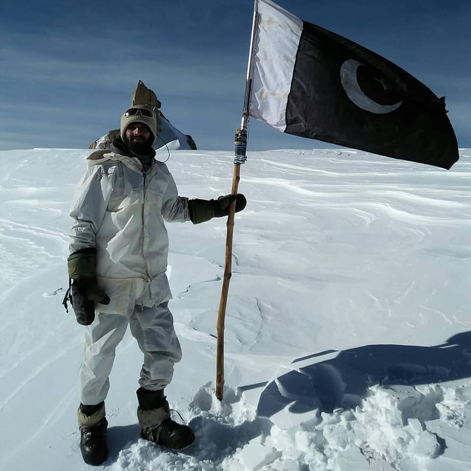 TH... - Lieutenant Azhar Abbas Shaheed لیفٹیننٹ اظہر عباس شہید