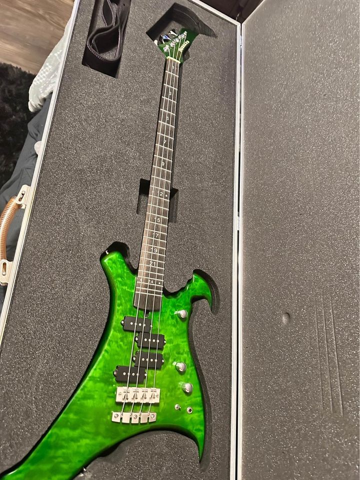 Is this a genuine Warwick Buzzard bass guitar?