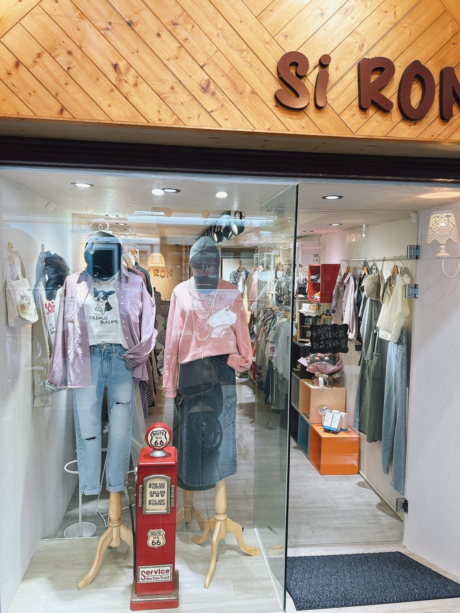Fitting Room - 🔥熱賣追加款🔥 #392 🤍黑貓水洗T🤍 $390 | Facebook