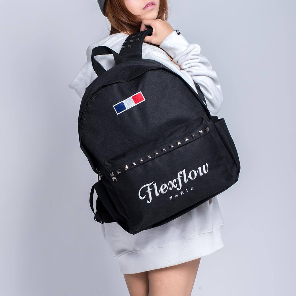 iT BAG - 初 登 場 #Flexflow 是與法國時尚團隊合作的獨創箱包品牌， 鋁框測重旅行箱...