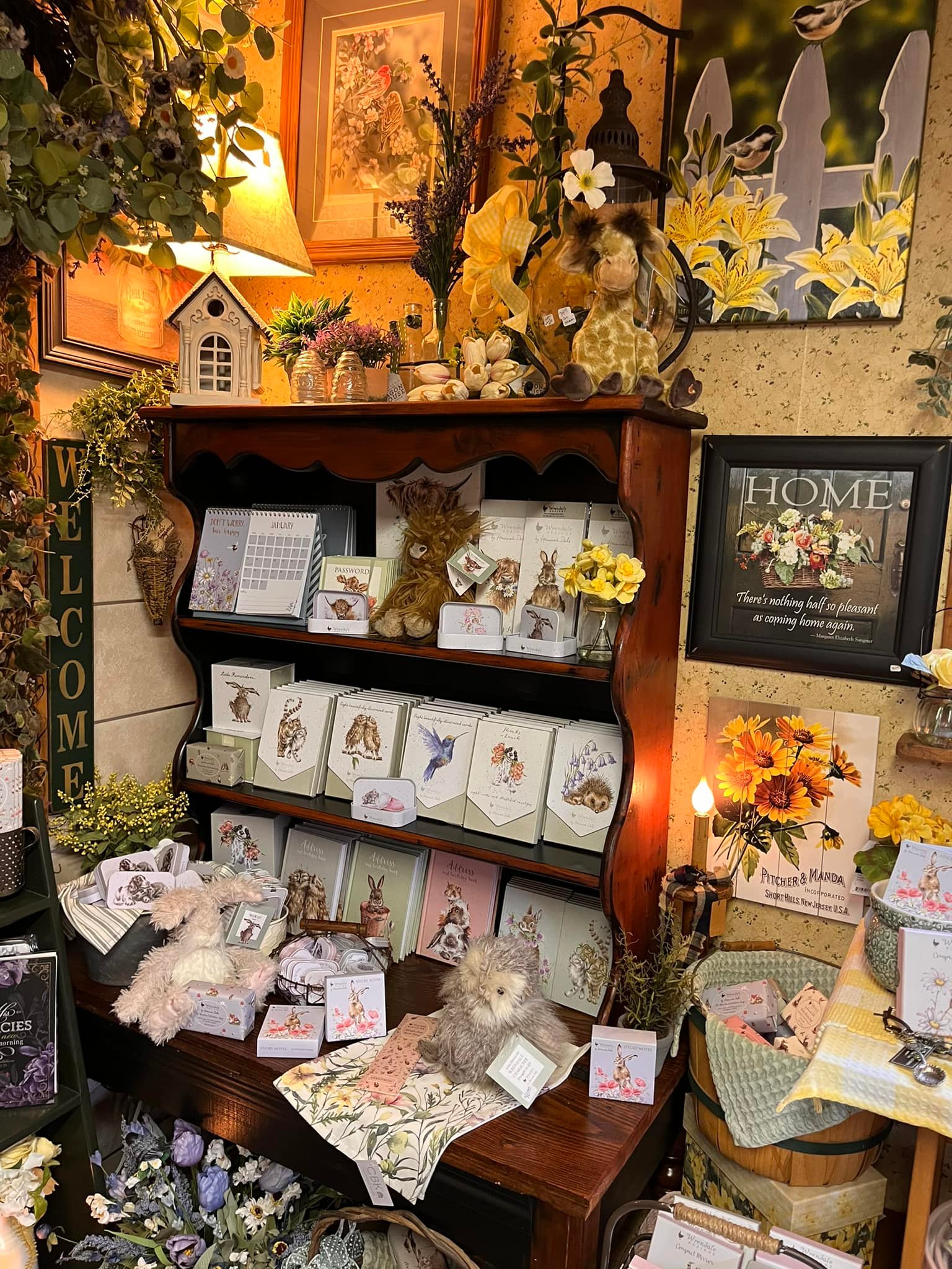 We absolutely adore Wrendale Designs by Hannah Dale. 😍 Her