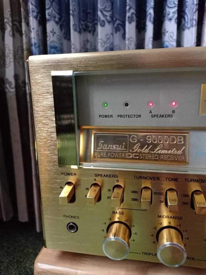 2 Radios Sony CF 540 Et CF 550 – À Restaurer / Pour Pièces – Ne Fonctionnent Pas – Projet électronique