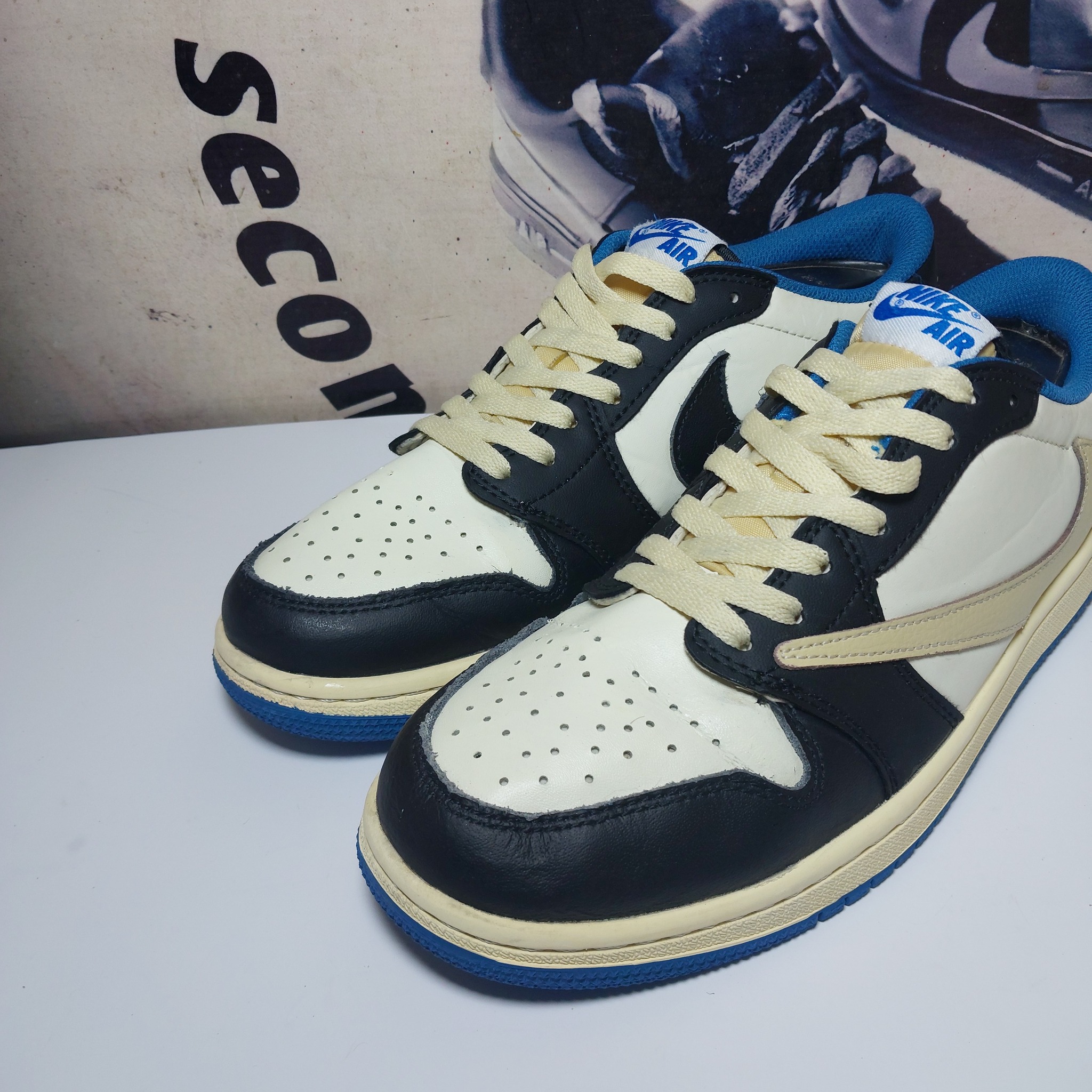 ?ຂາຍແລ້ວ? Nike Air Jordan 1 Low Travis Scott x Fragment 