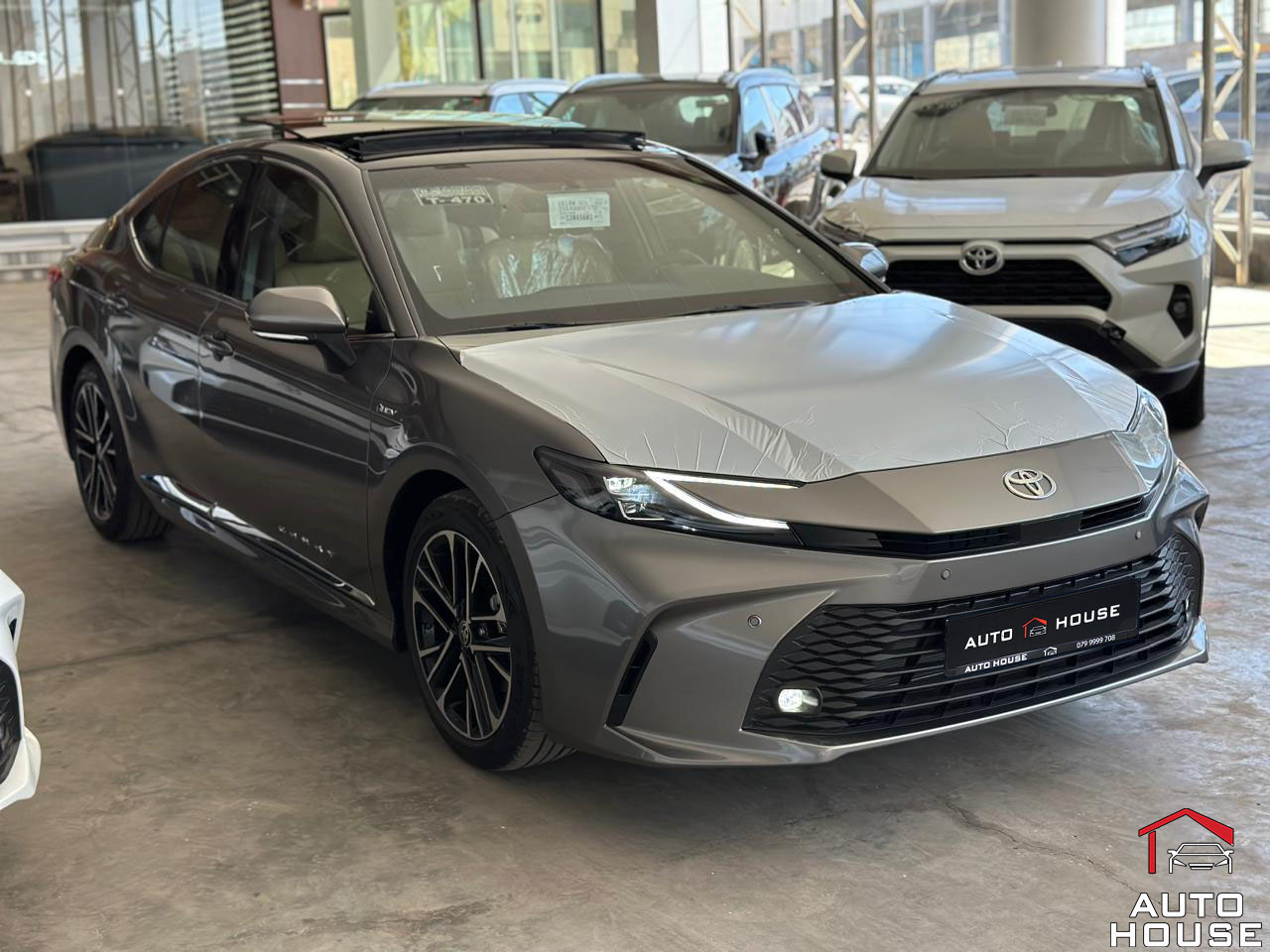 Auto House - 2025 Toyota Camry Hybrid LE HEV الجديدة كليا... | Facebook