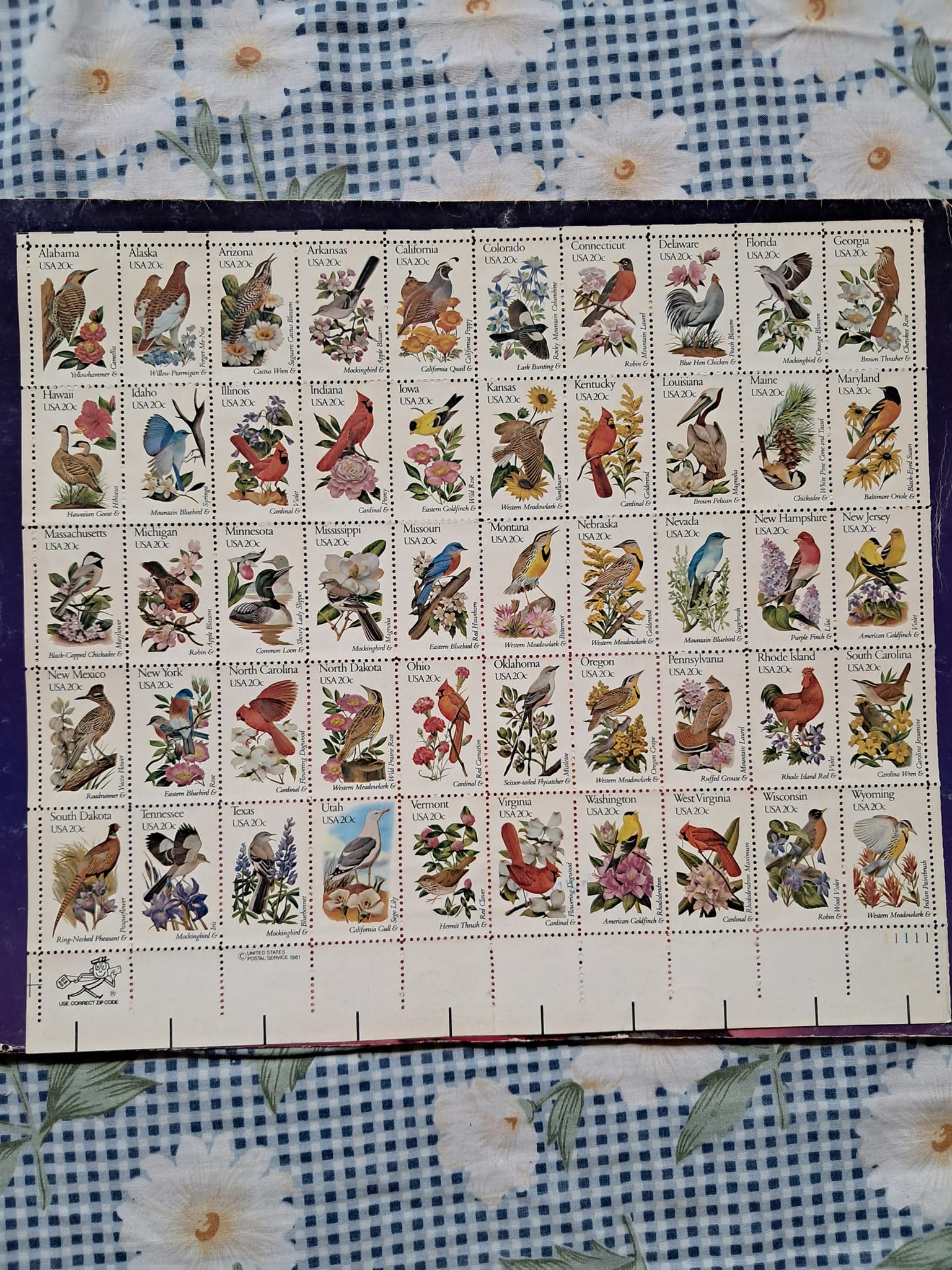 50 State Bird and Flower stamps from the United States ( 1981 )