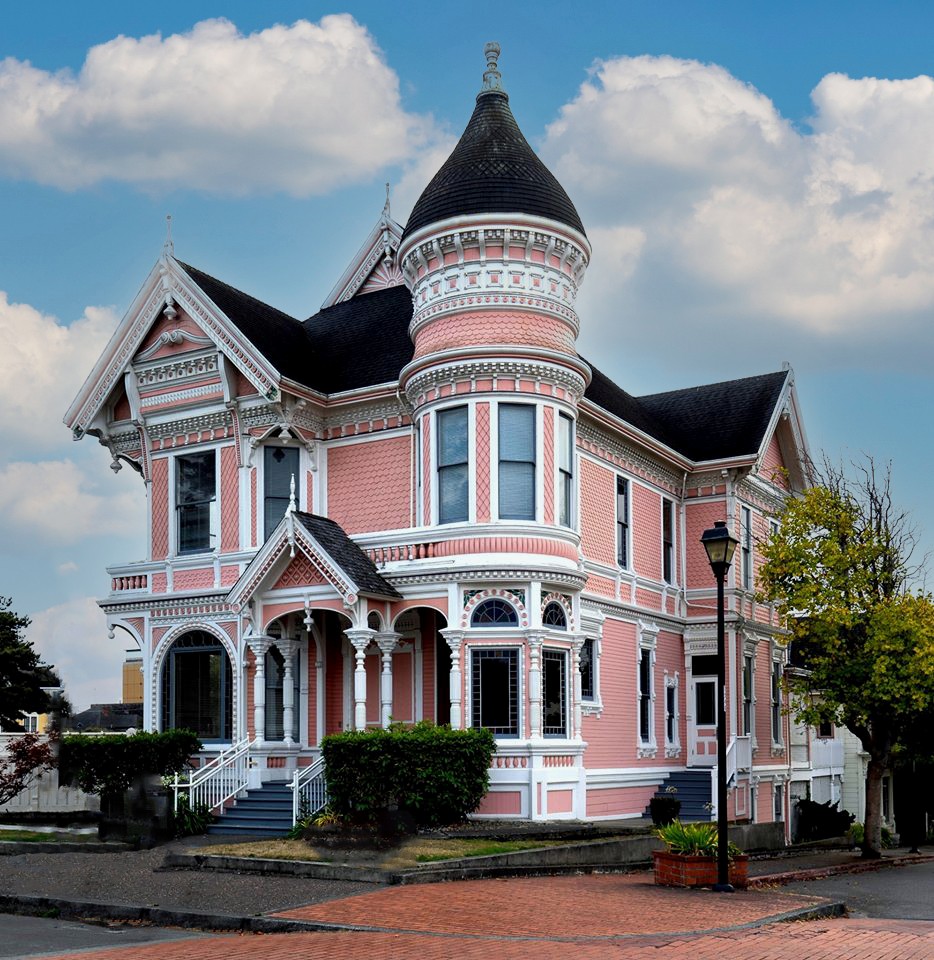 The Pink House of Walnut Avenue This Carl E Lindsay House is a