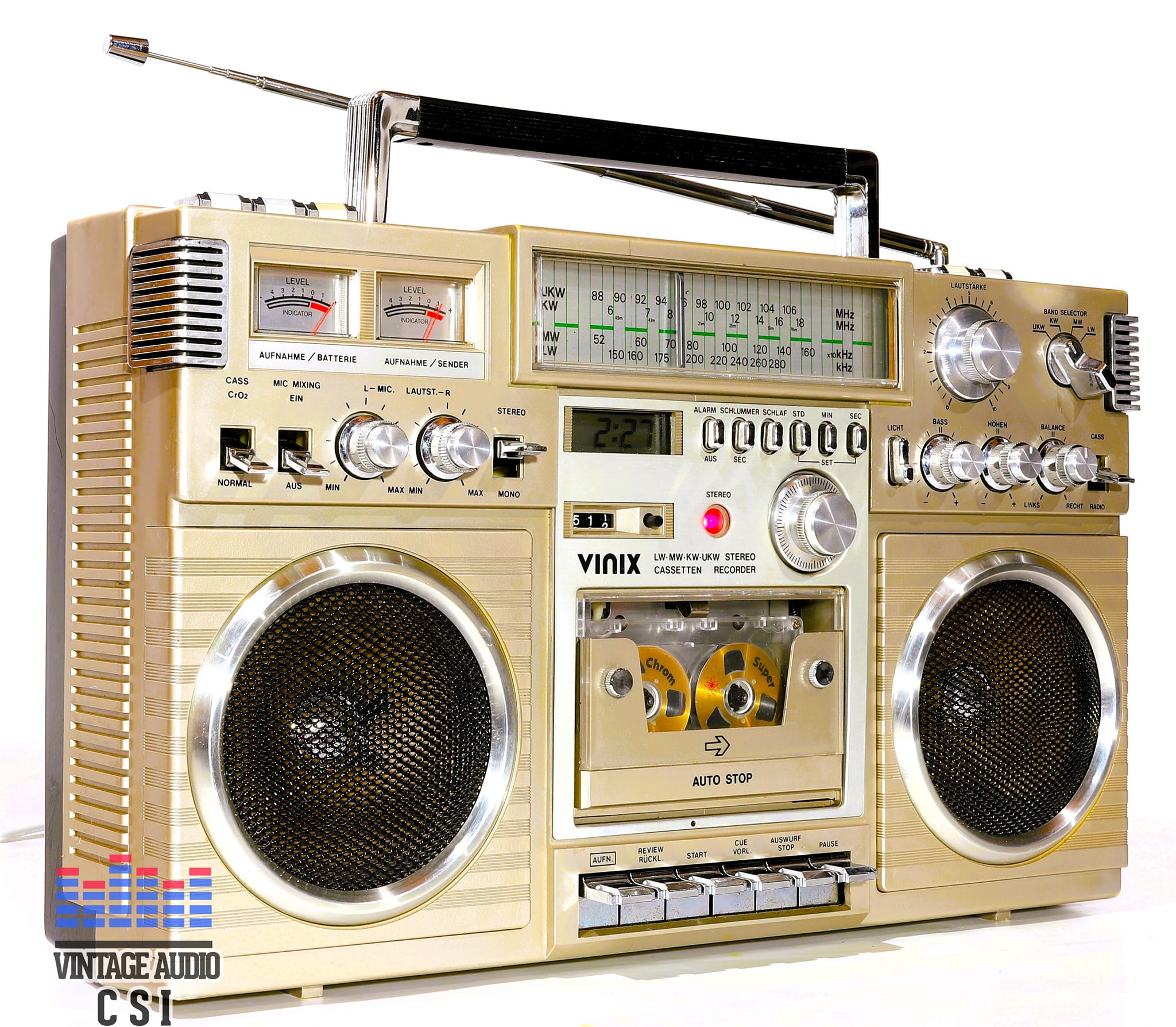 VINIX VPC 7704 (1981-84). But it's a great looking ghettoblaster