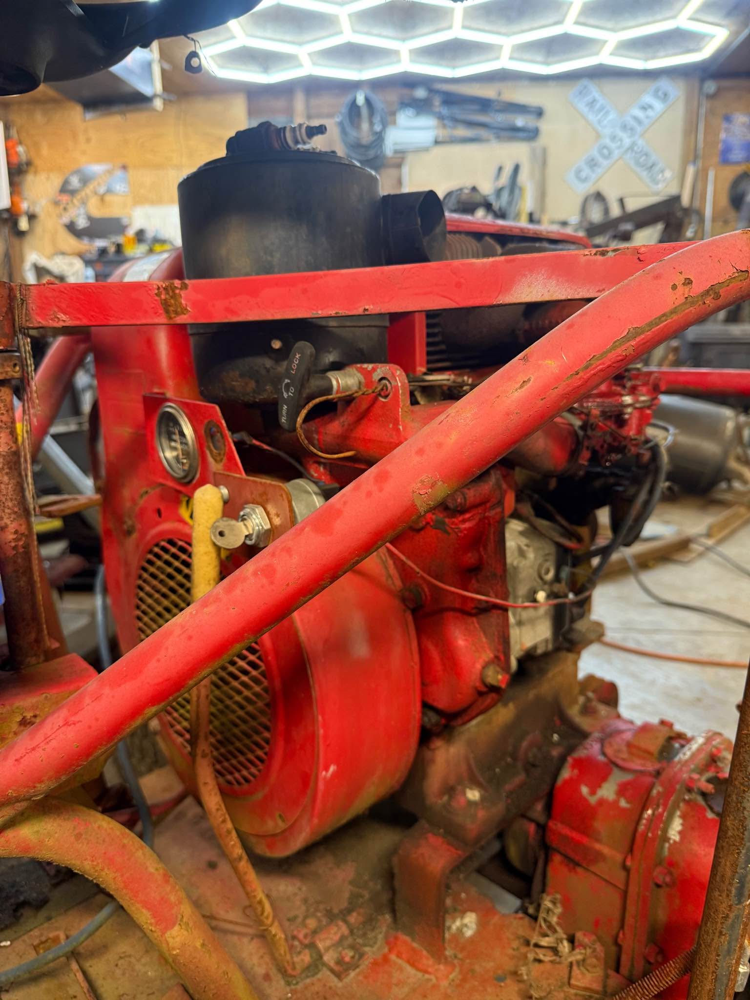 Wisconsin TJD 2 cyl commercial engine - Car Engines & Engine Parts ...
