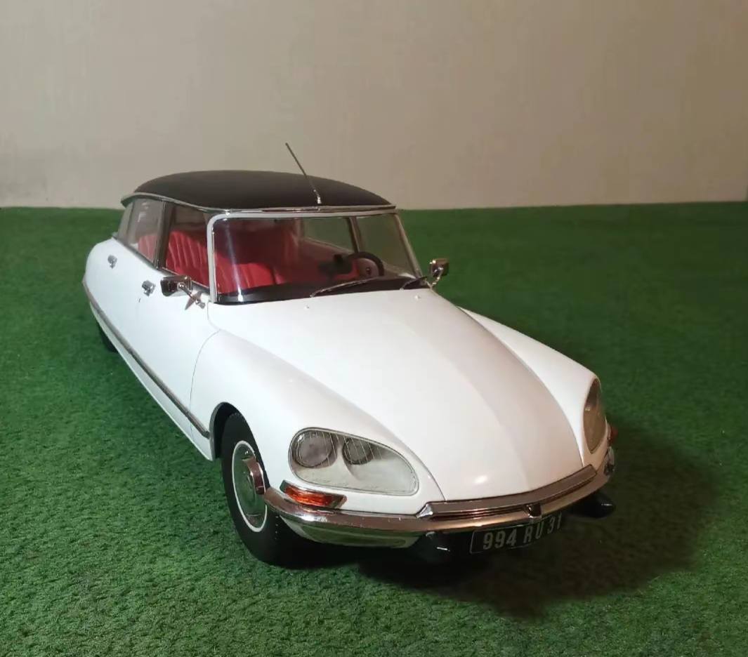 Citroën DS 19 1958 Green & White roof 1:58