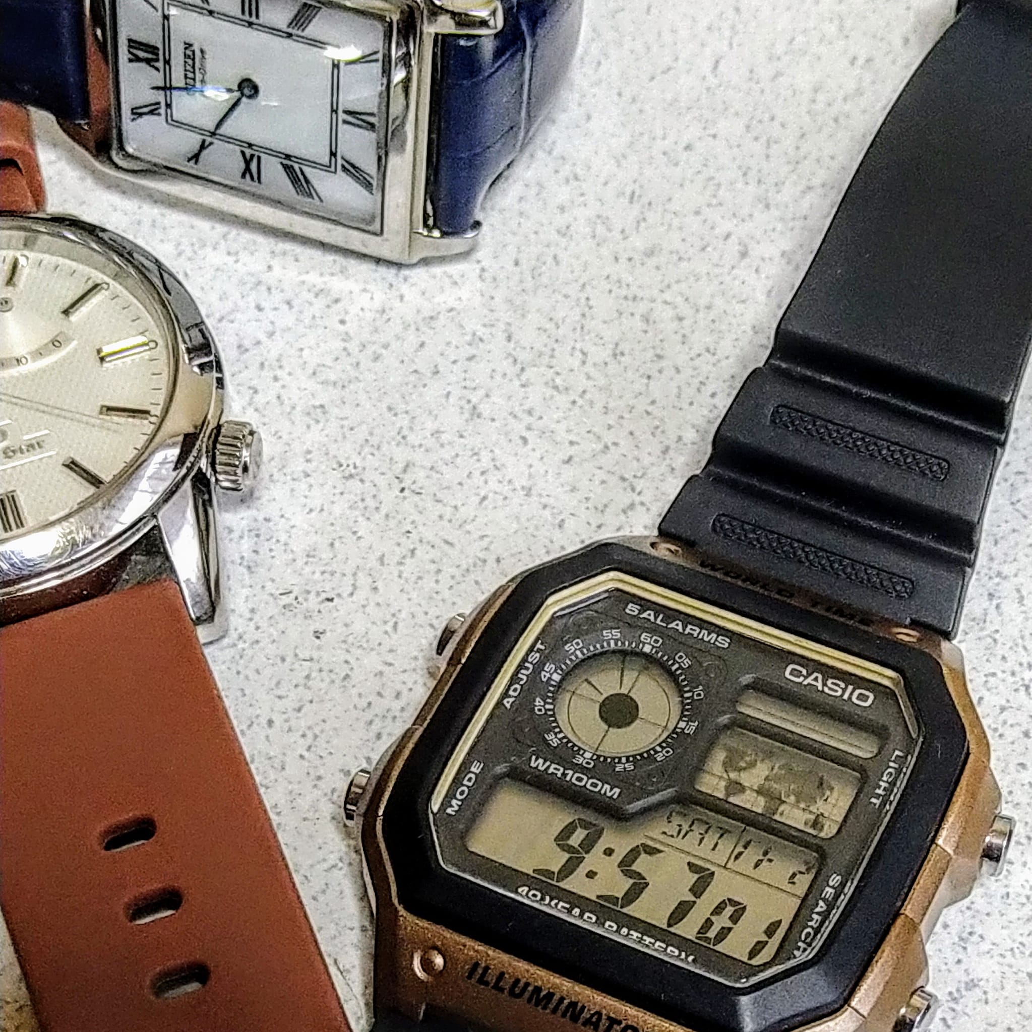 AE-1200。 革ベルトに交換しました。