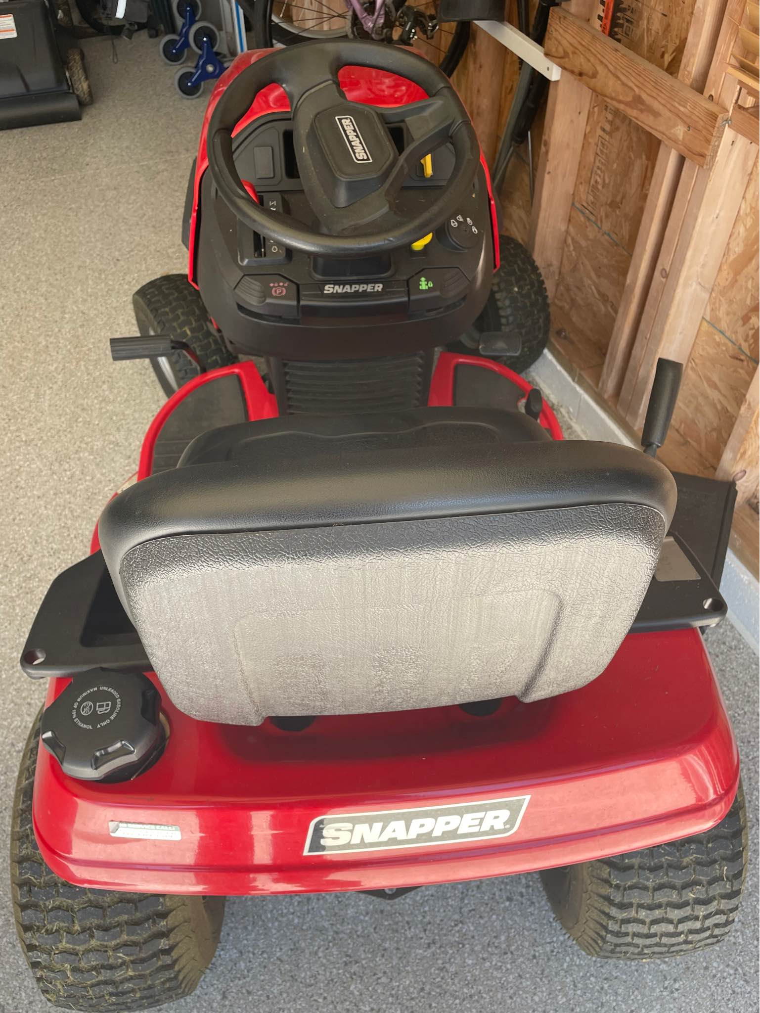 Snapper SPX Riding Lawn Mower 42 inch deck - Lawn Mowers - York ...