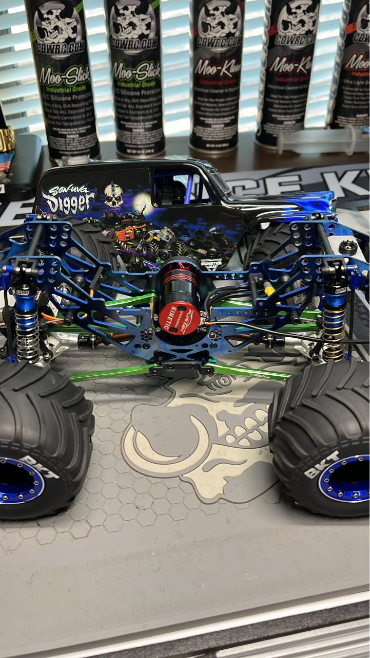 Mini SD build with titanium chassis plates and Predator sensored