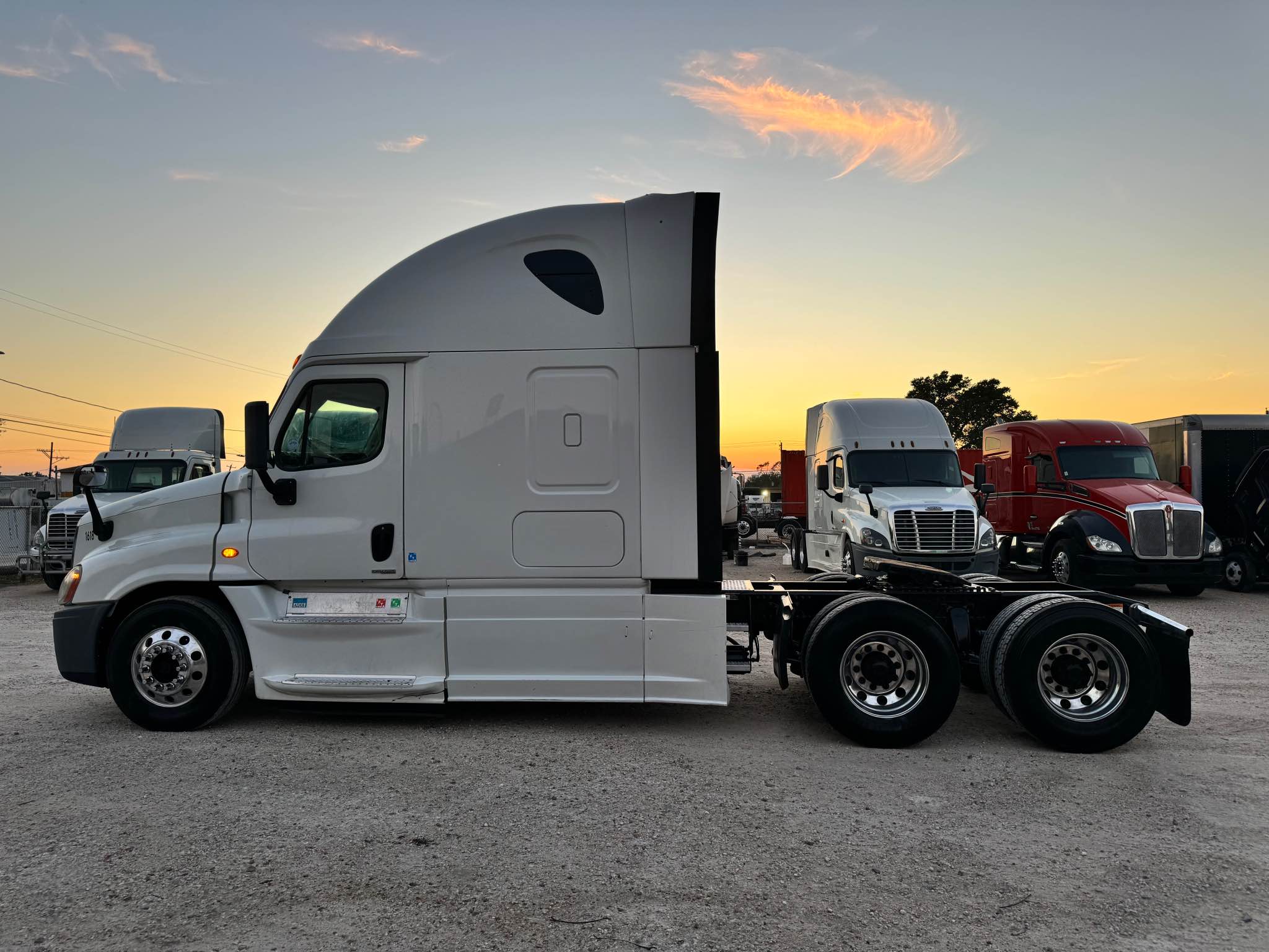 2014 FRHT Cascadia 12.7 engine Detroit 60