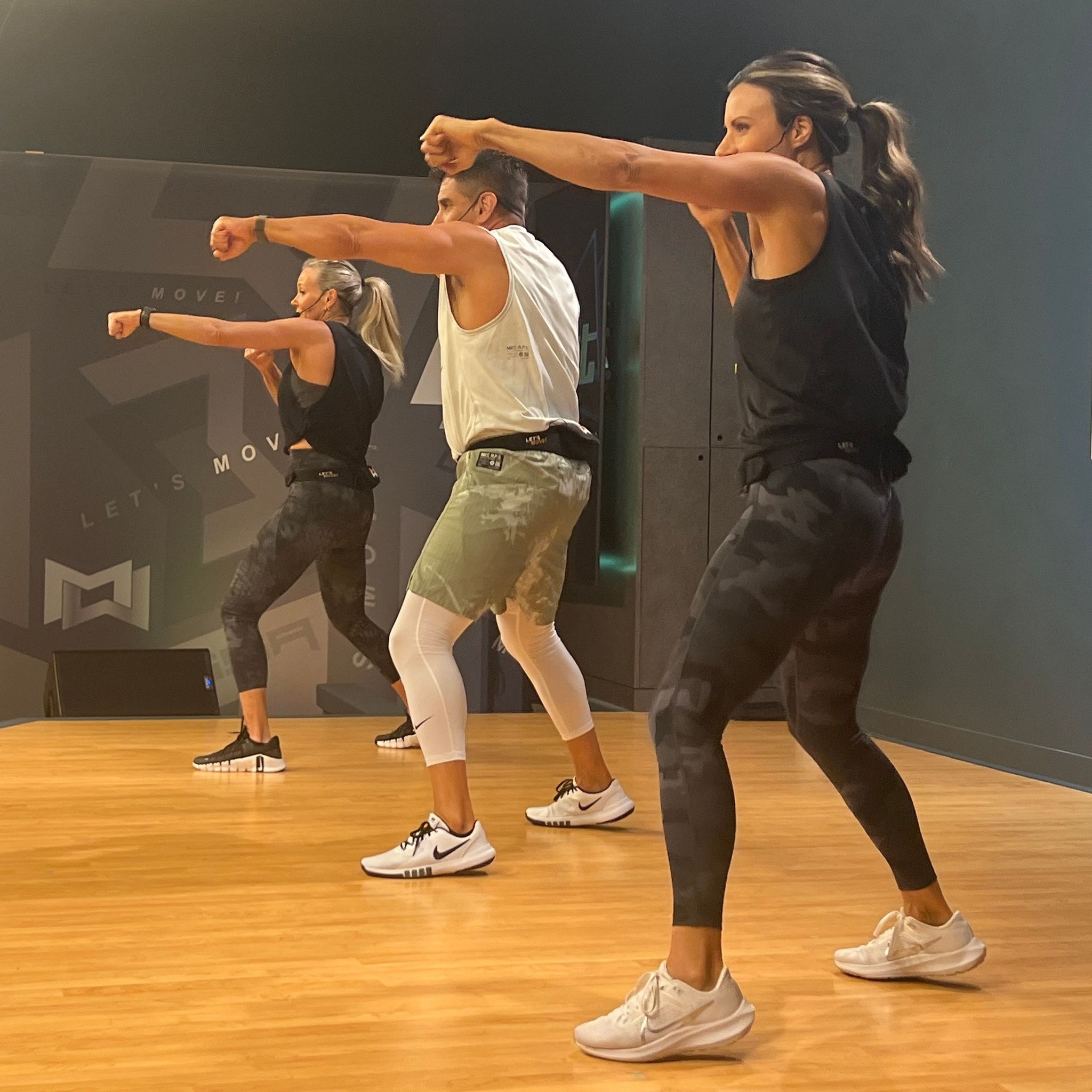 Mossa group fight workout with MMA-inspired moves