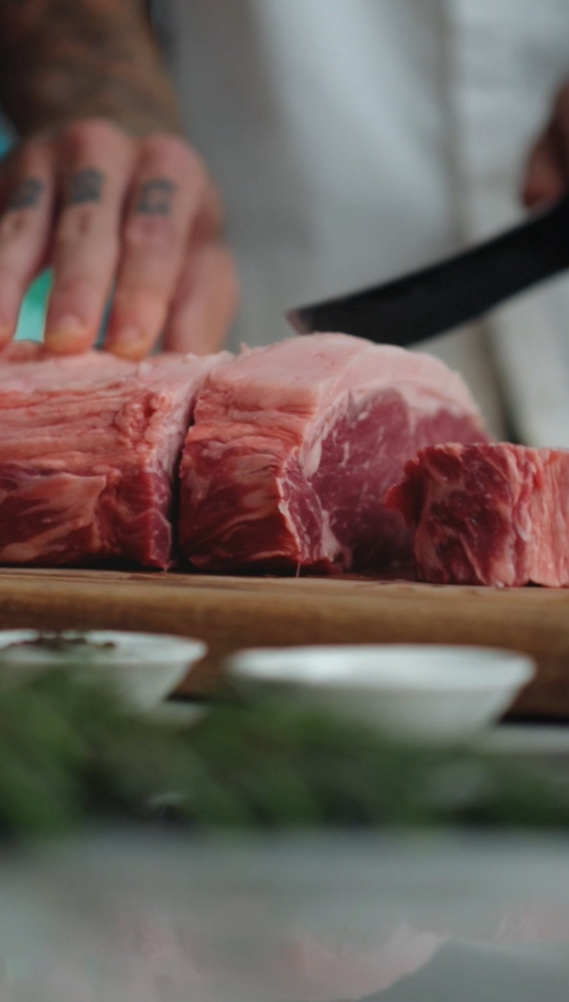 Beef 🤝 Protein Red meat is naturally an excellent source of high-quality protein. With 32g of protein per 150g average serve (raw weight) of cooked meat, red meat is an easy, and