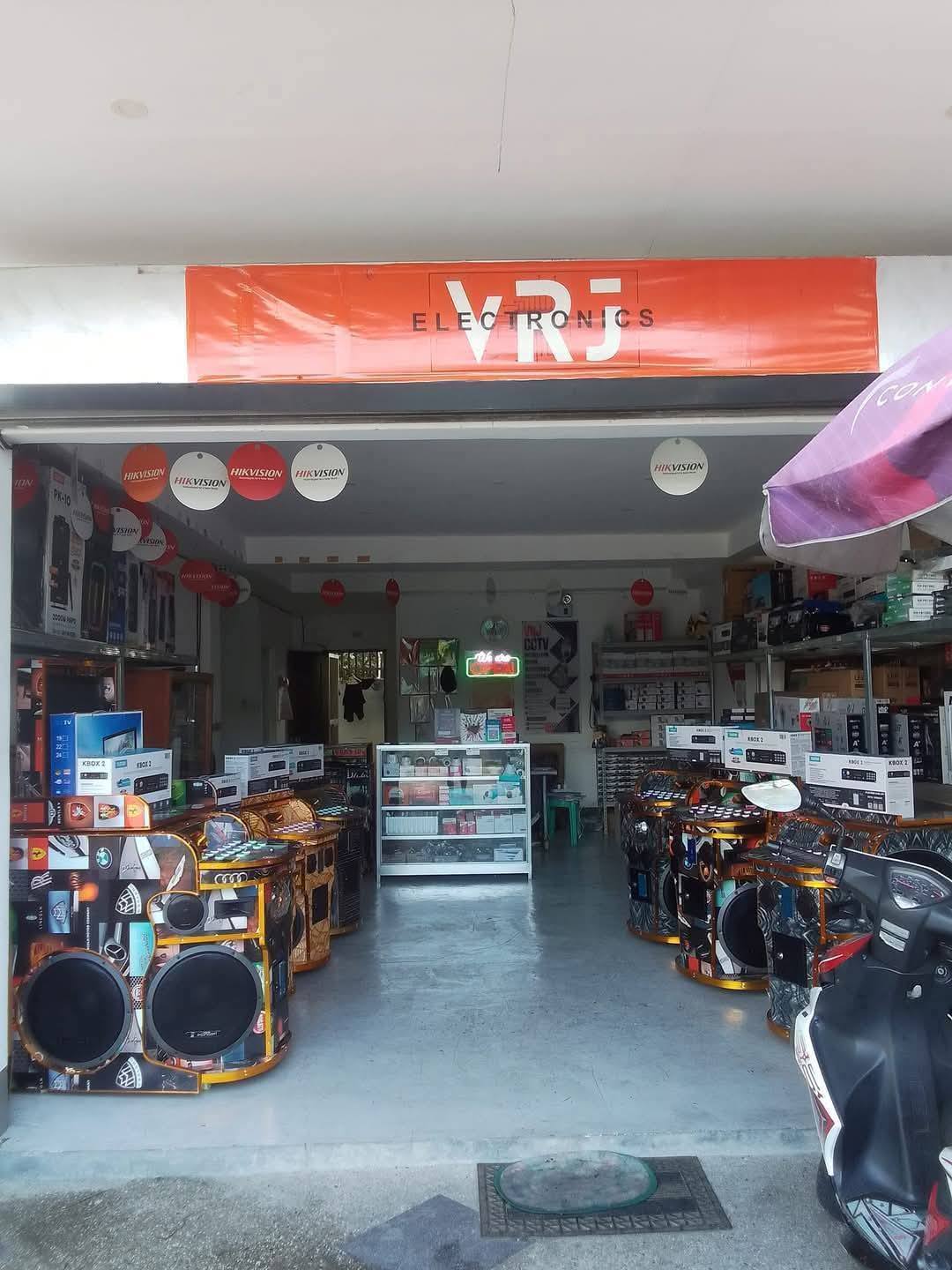 VRJ Electronics Shop | Maria Aurora