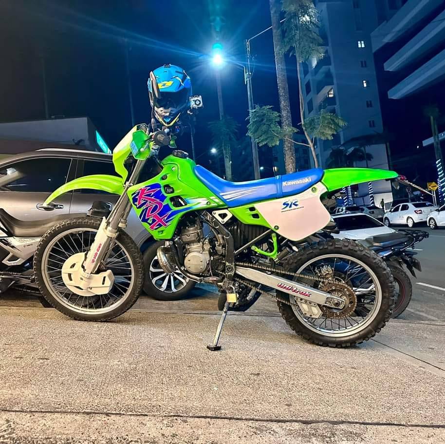 Kawasaki KDX y KMX Colombia