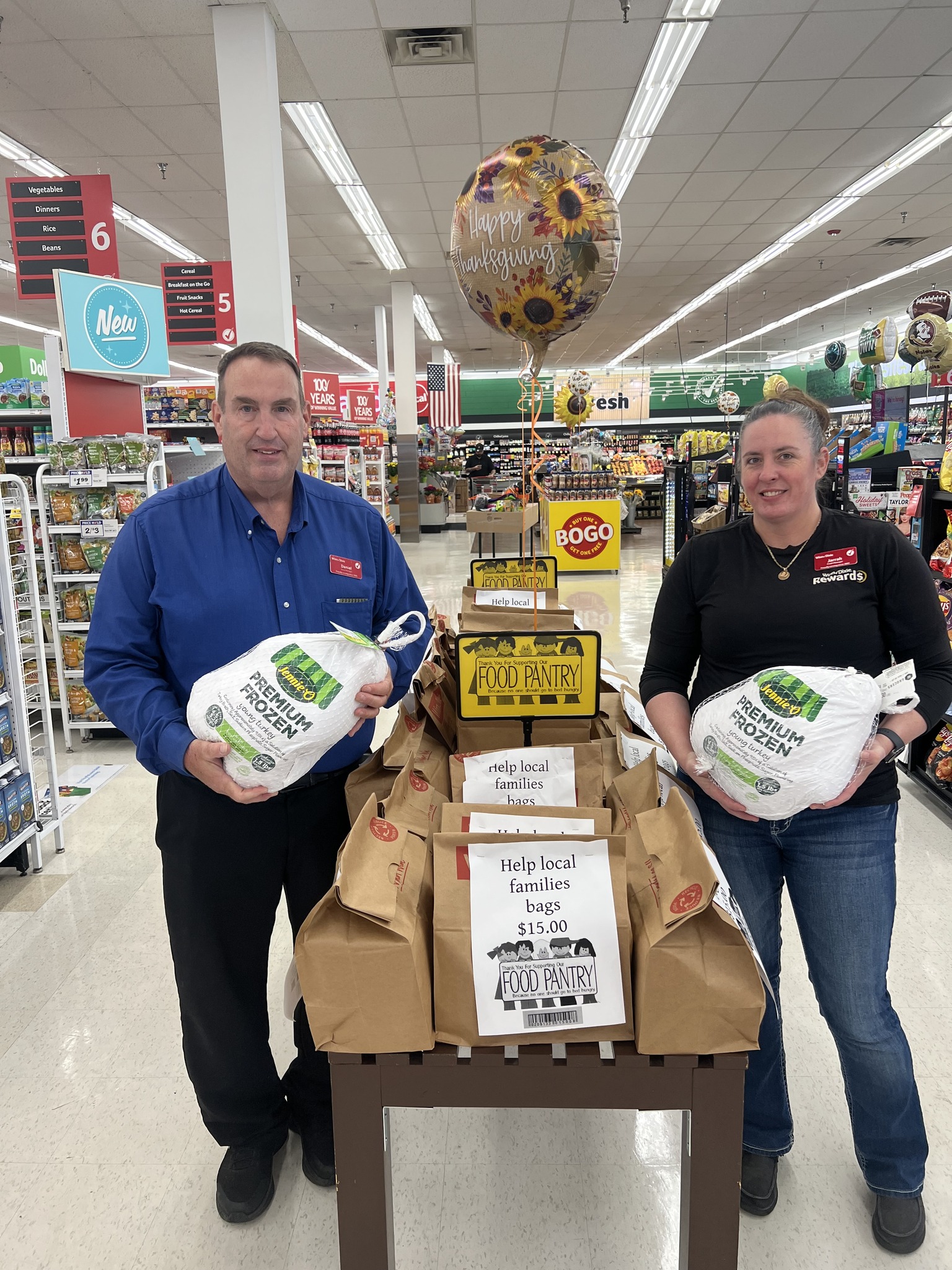 Pine - WINN DIXIE KEEPS ON GIVING TO THE PI FOOD PANTRY! Winn-Dixie ...