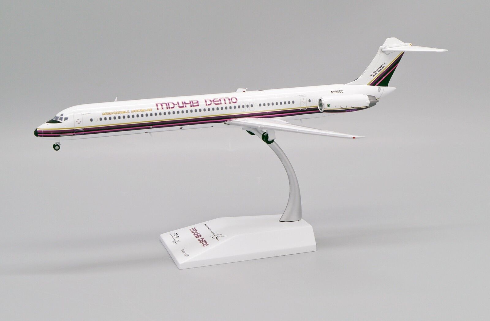 Harlequin Air MD-81 model by JC Wings