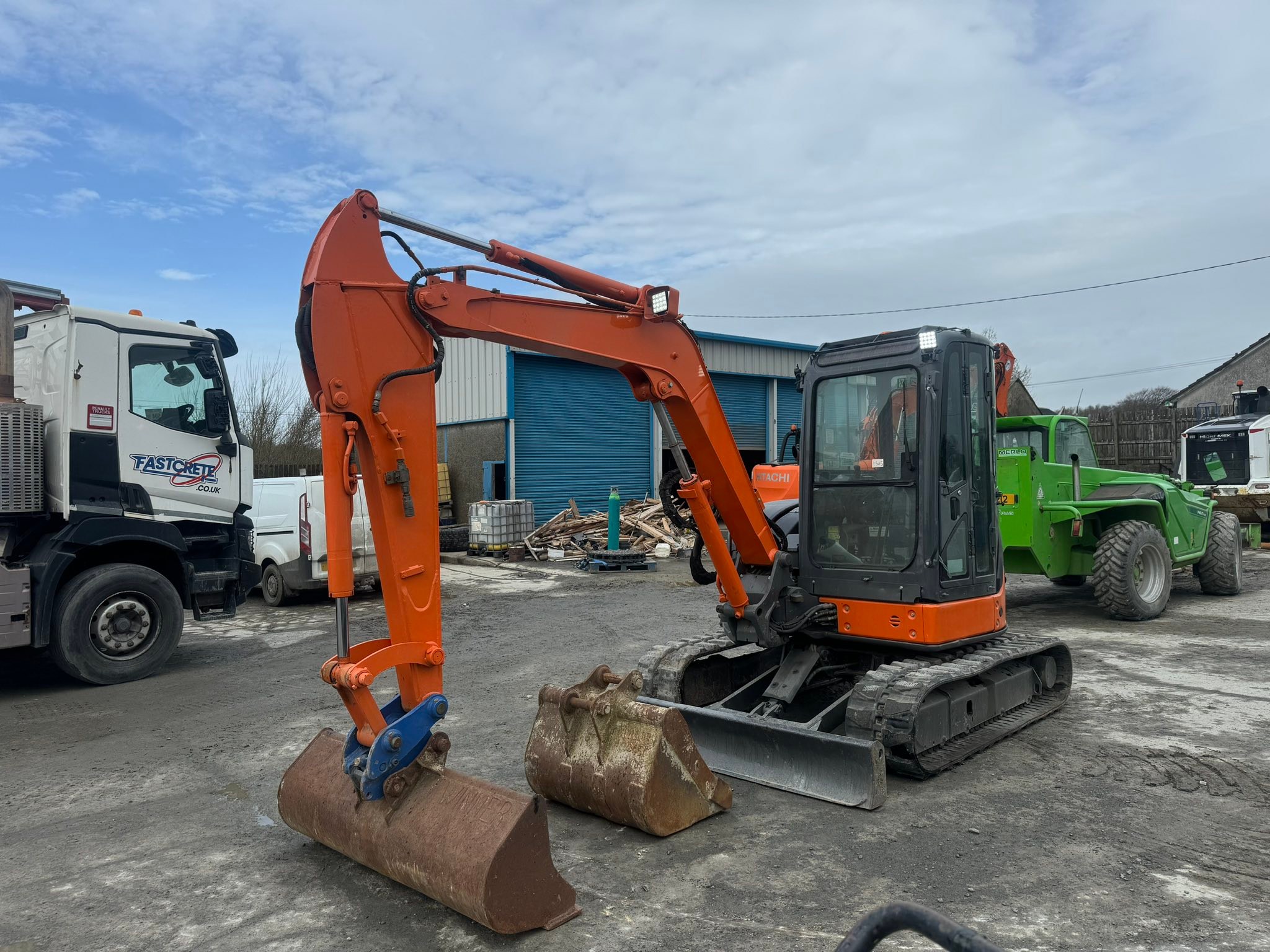 Hitachi ZX50U-2 CLR 2009 Three buckets Blade Quick hitch Hammer